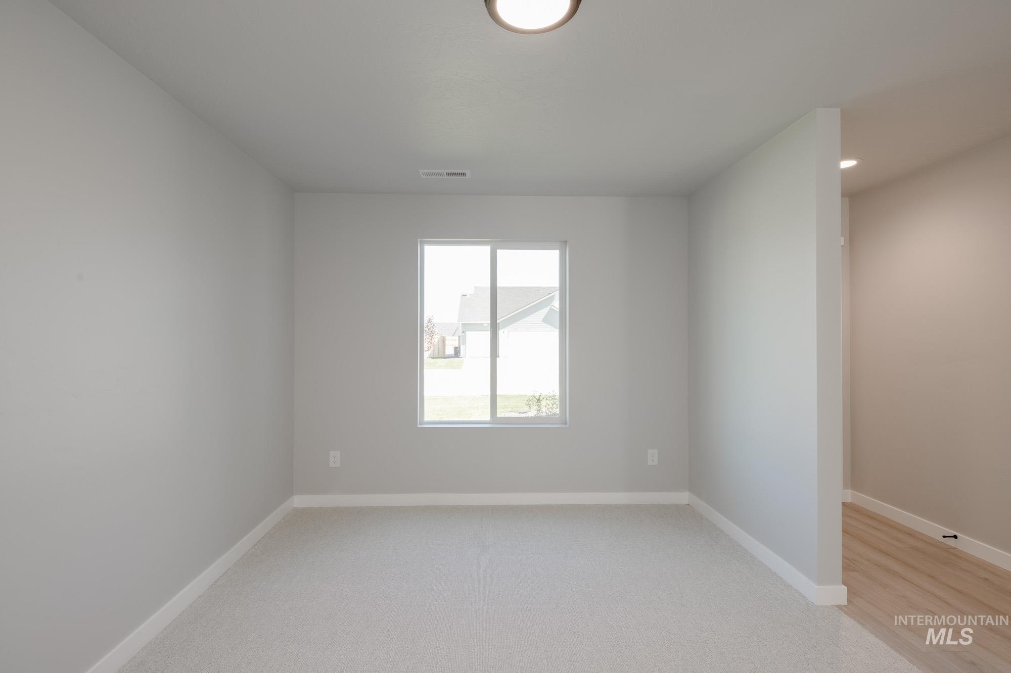 13709 Oliver Street Property Photo 13