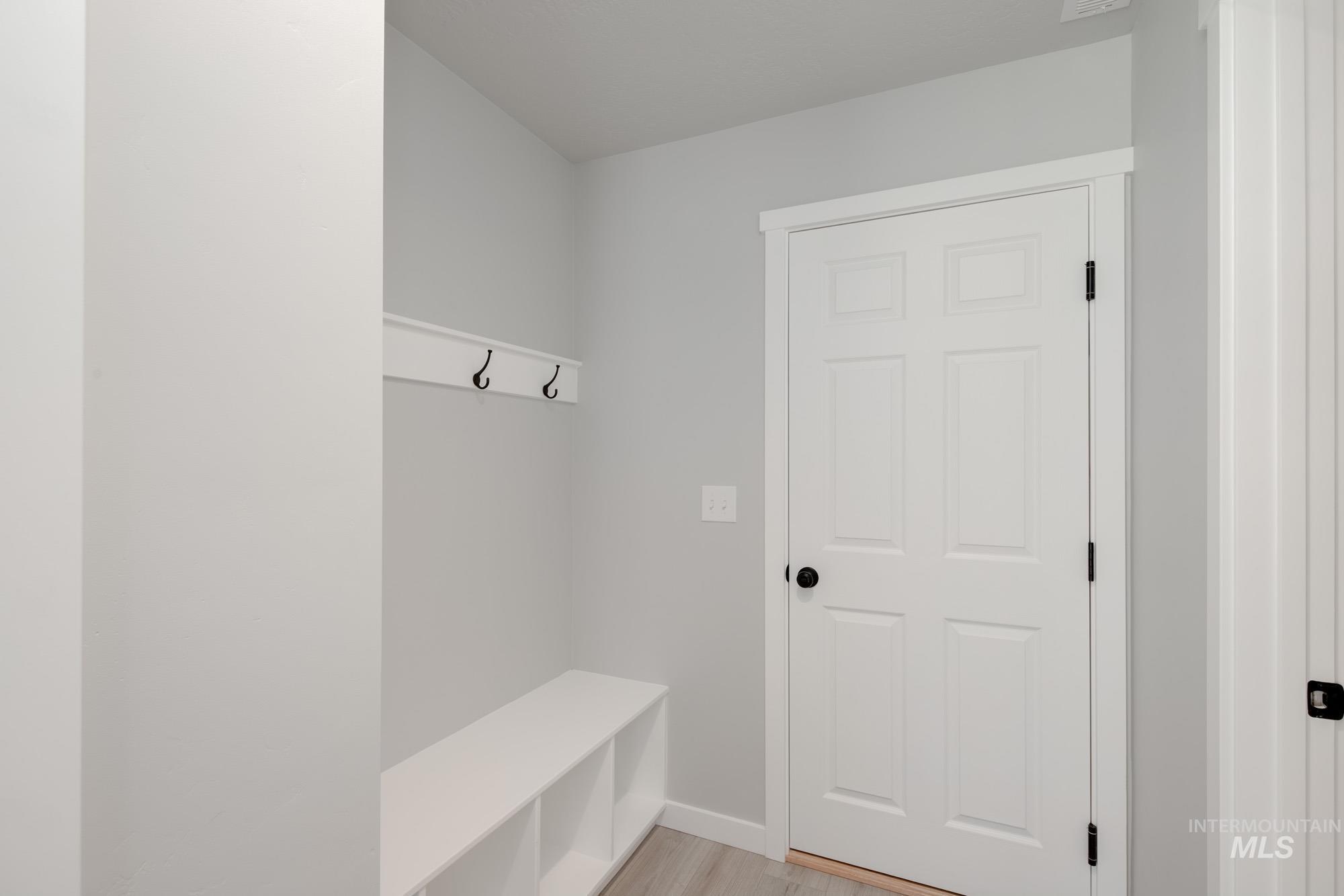 13709 Oliver Street Property Photo 14