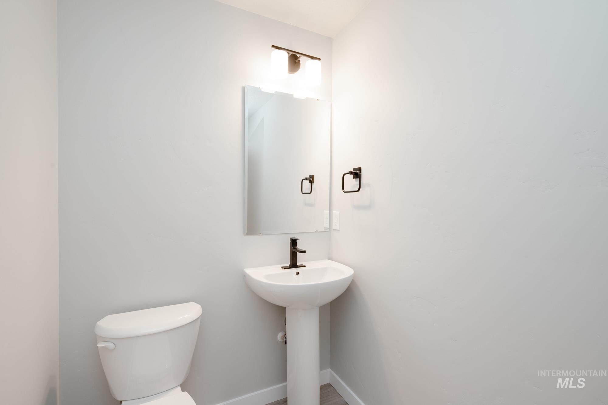 13709 Oliver Street Property Photo 15