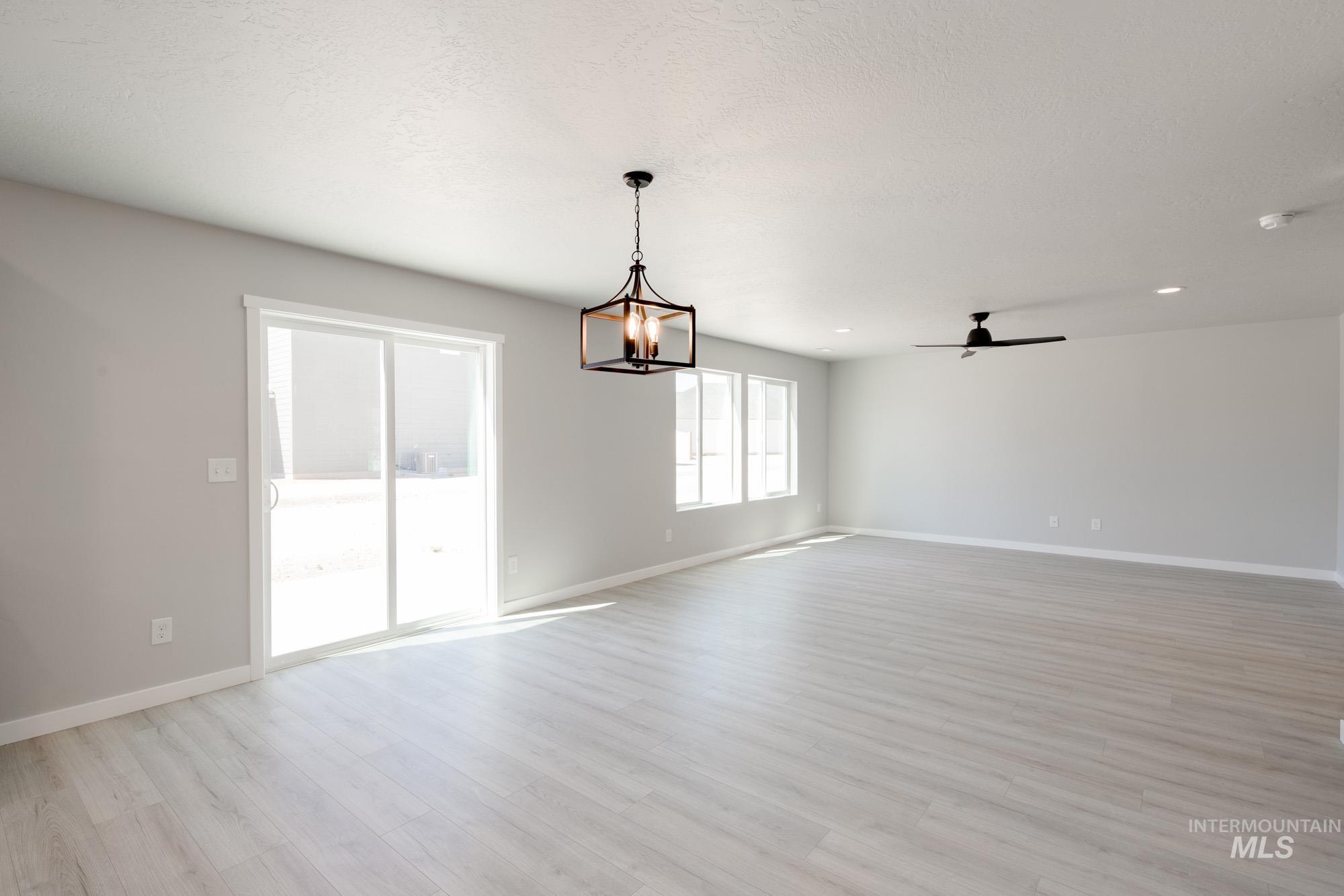 13709 Oliver Street Property Photo 16