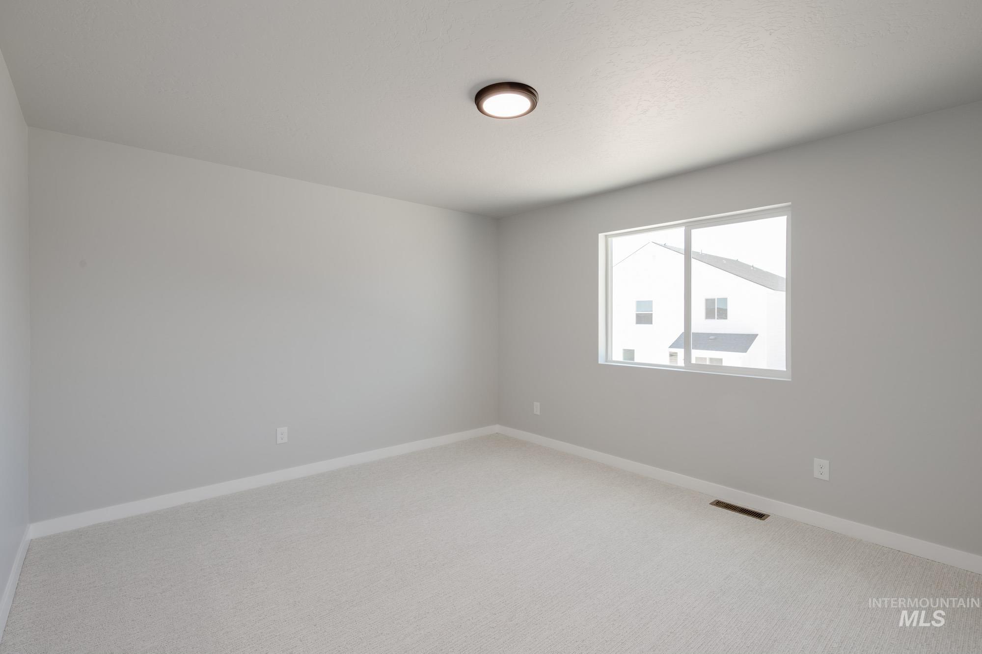 13709 Oliver Street Property Photo 17