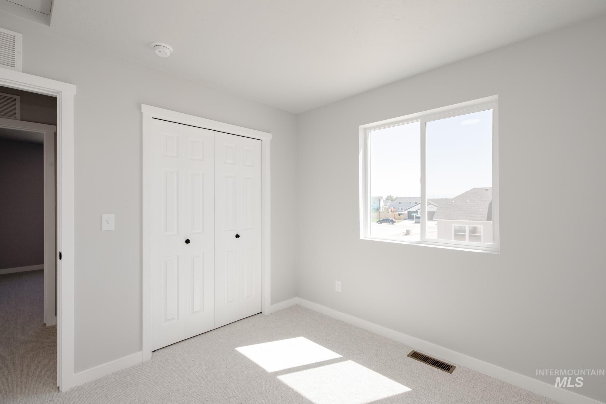13709 Oliver Street Property Photo 18