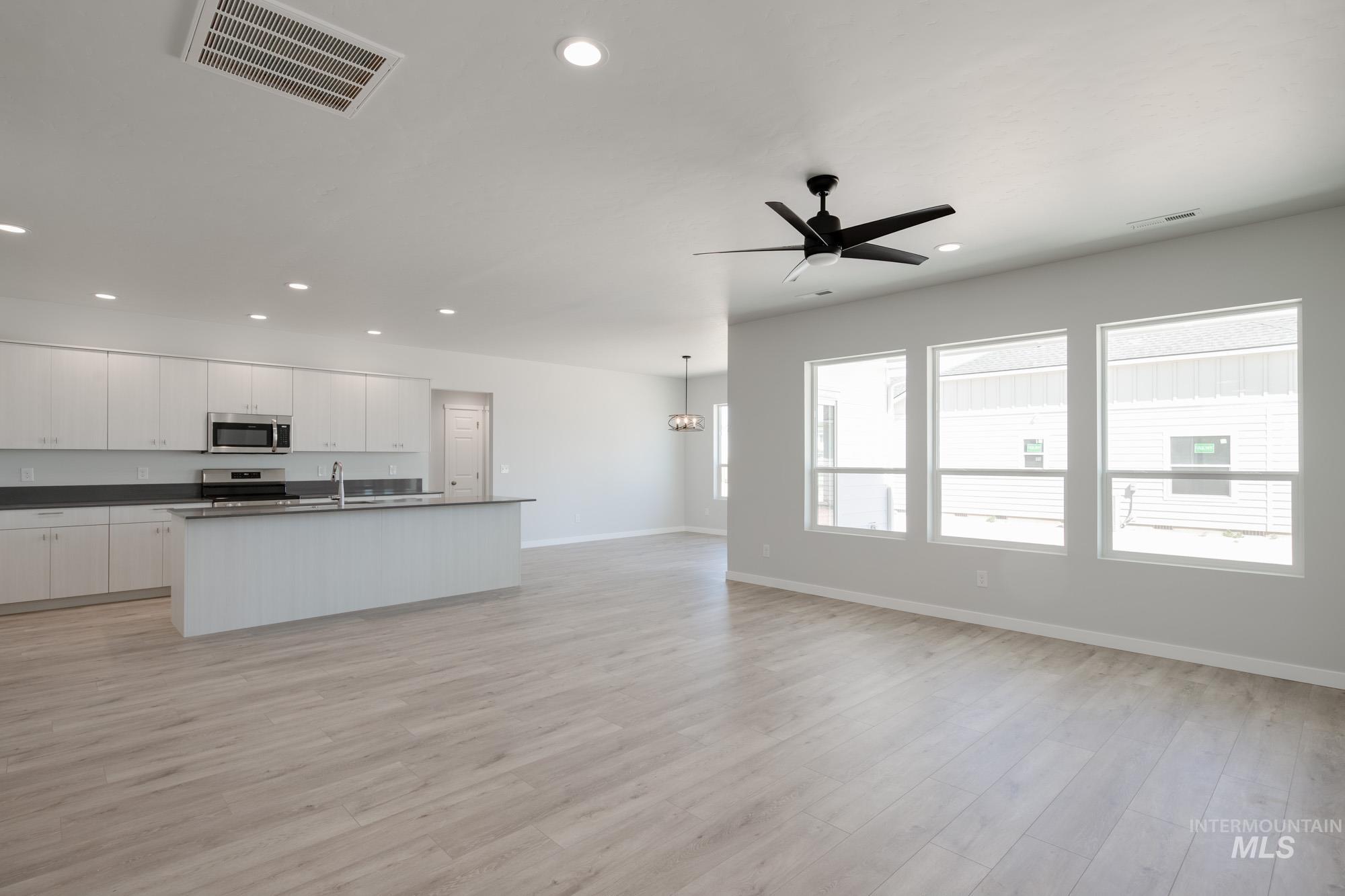 13684 Higley Court Property Photo 18