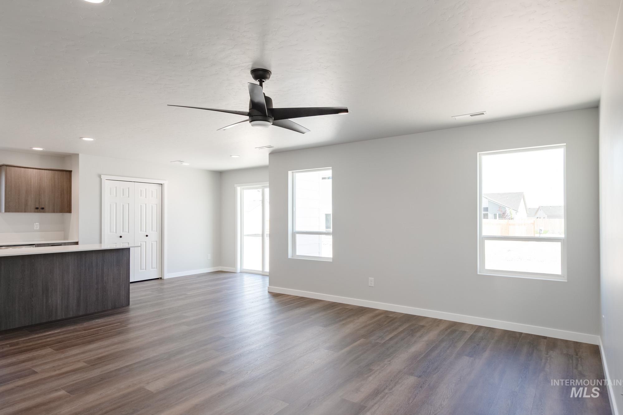 13700 Higley Court Property Photo 6
