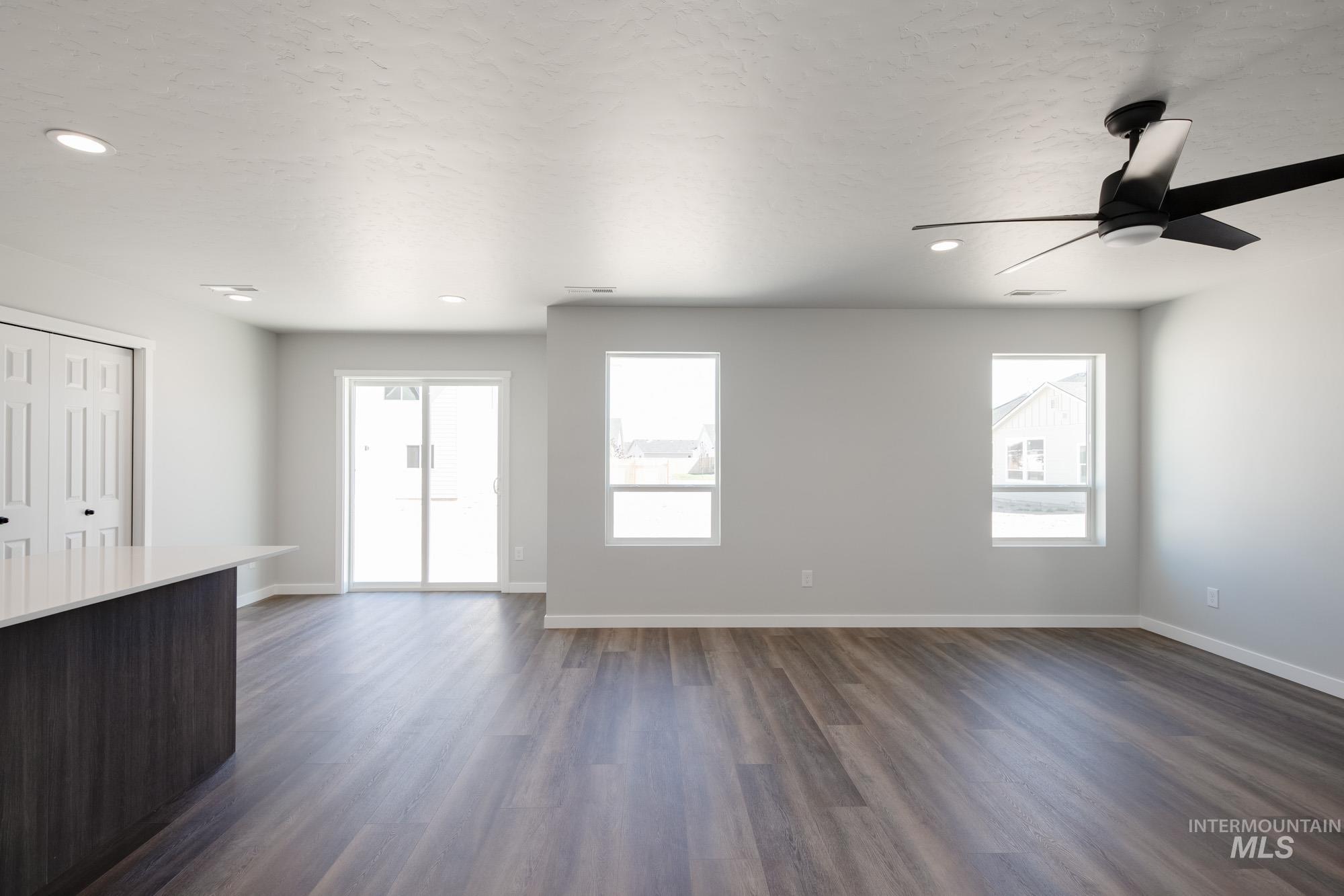 13700 Higley Court Property Photo 7