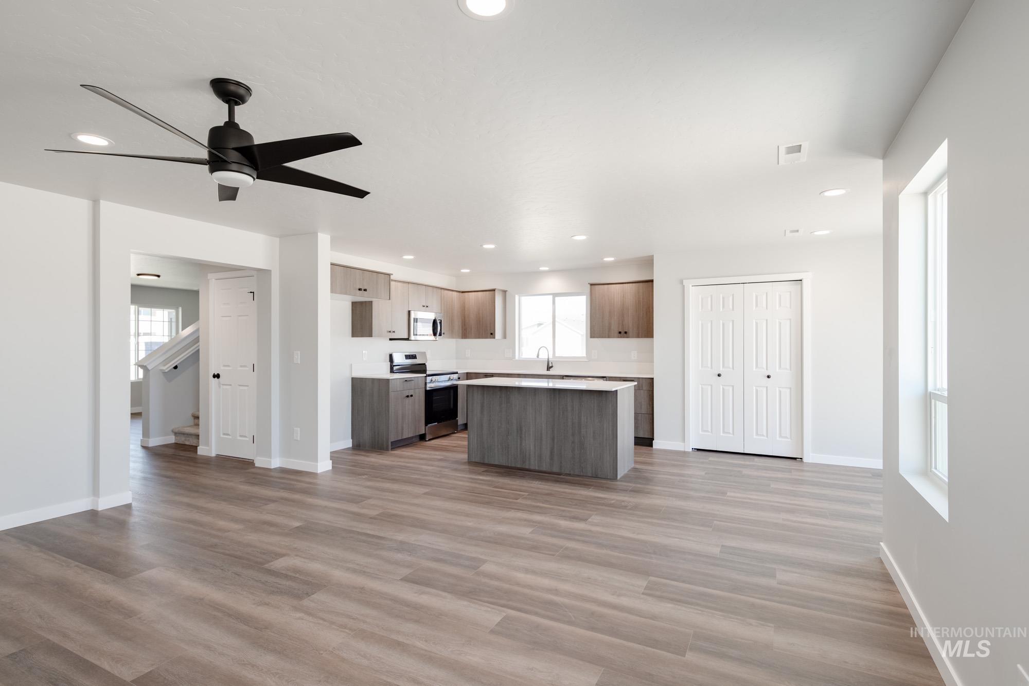 13700 Higley Court Property Photo 9