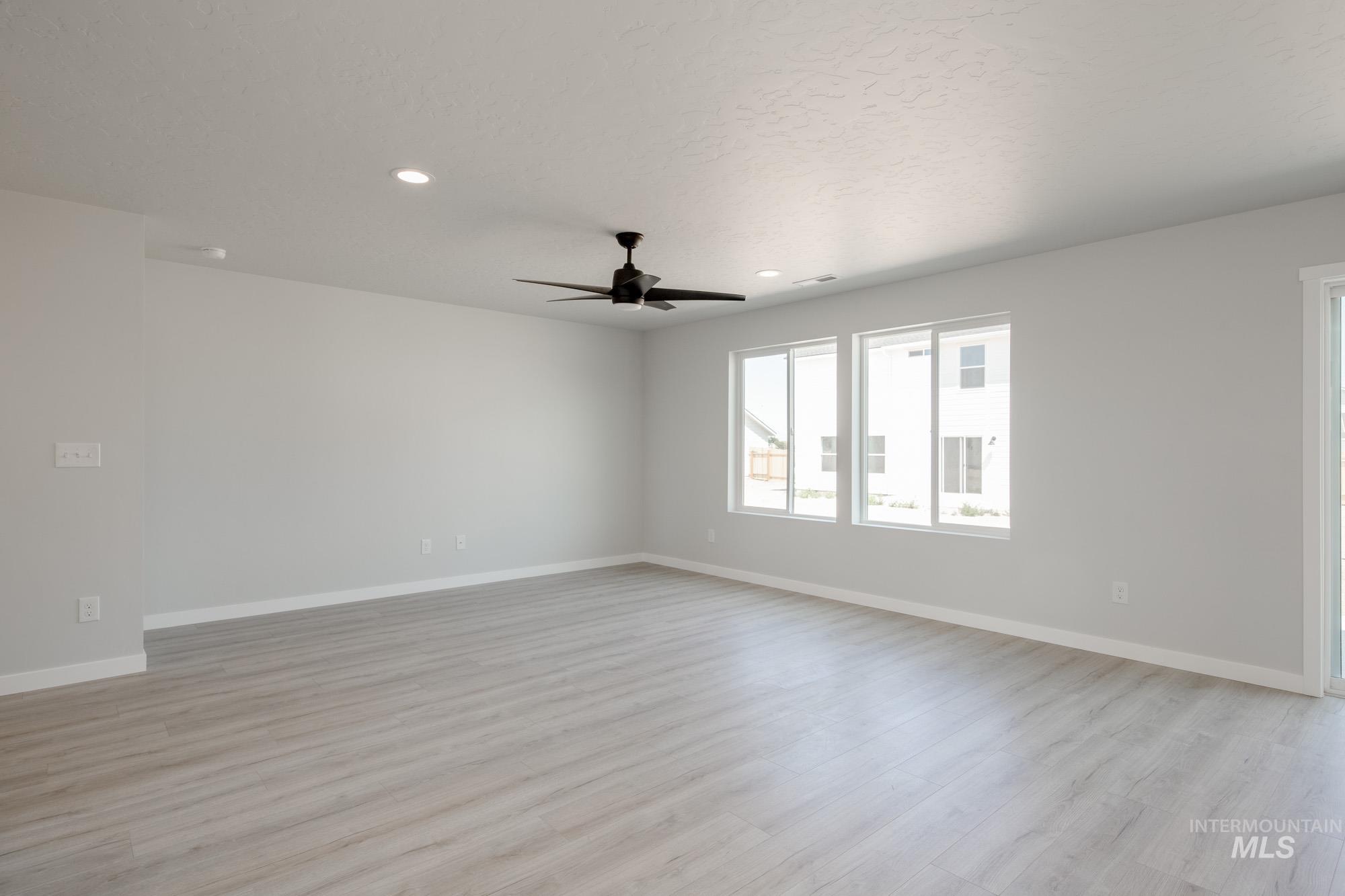 13716 Higley Court Property Photo 11
