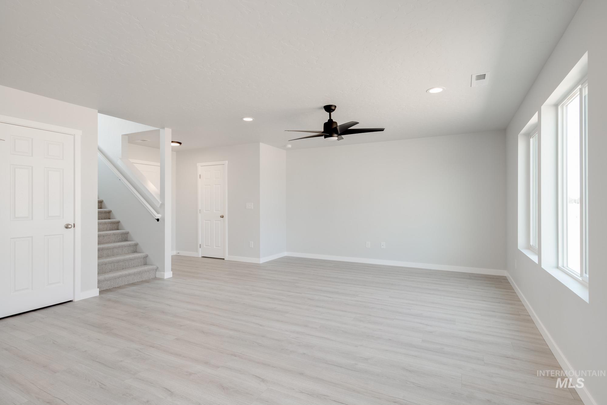 13716 Higley Court Property Photo 12