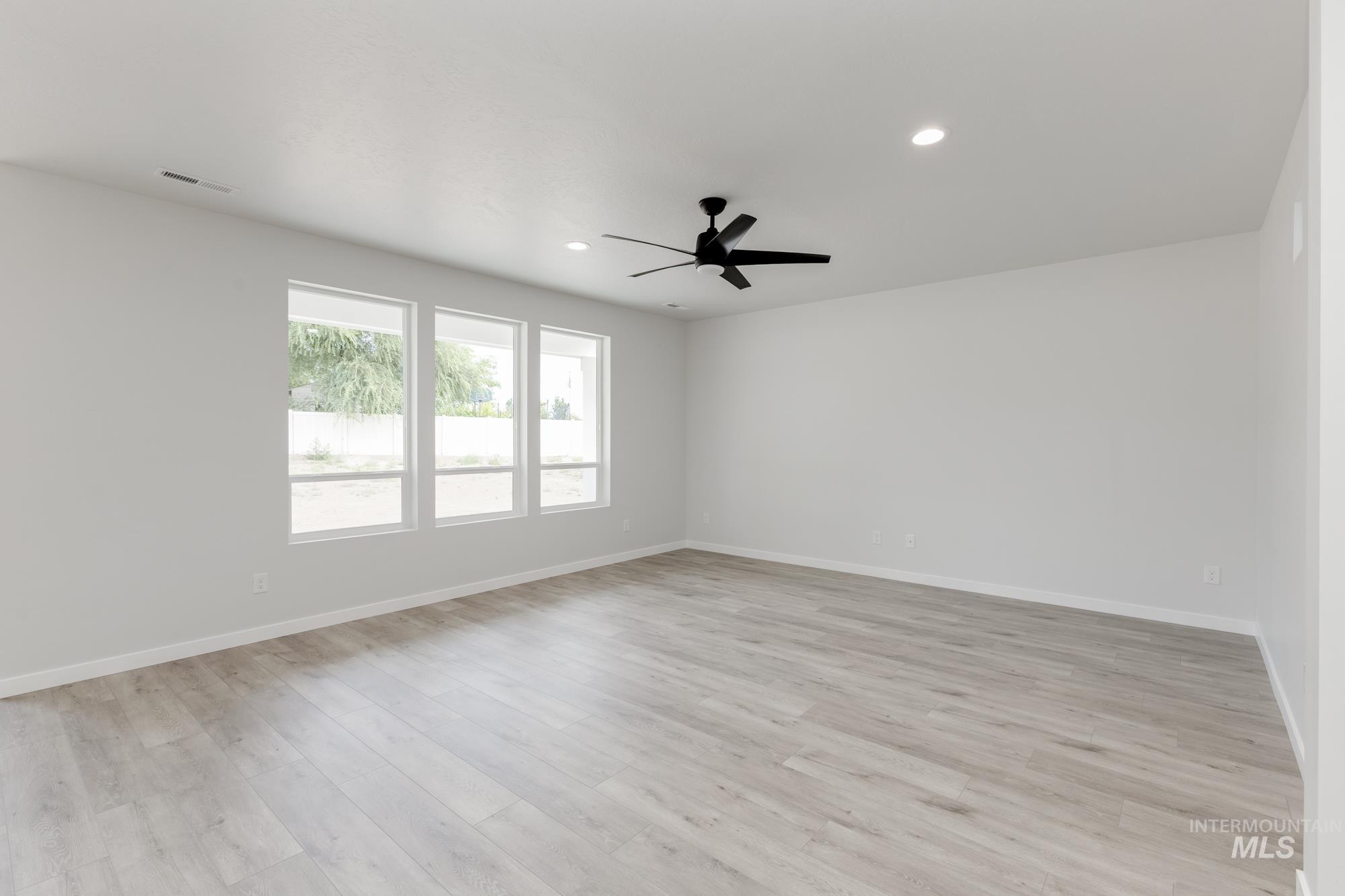 932 E Perjue Basin Dr Property Photo 8