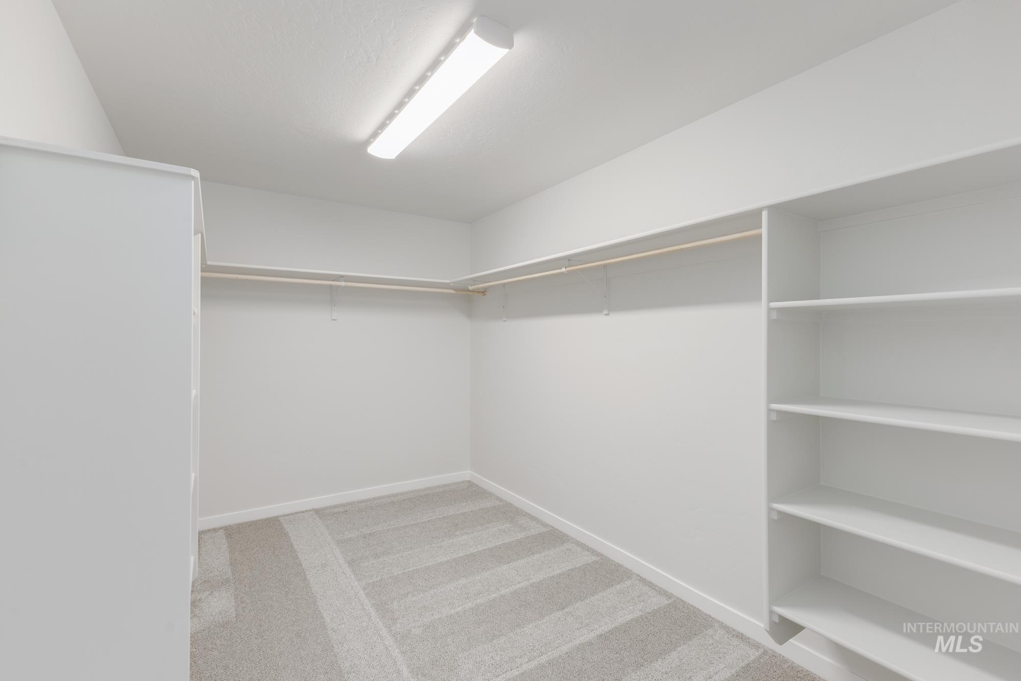 932 E Perjue Basin Dr Property Photo 25