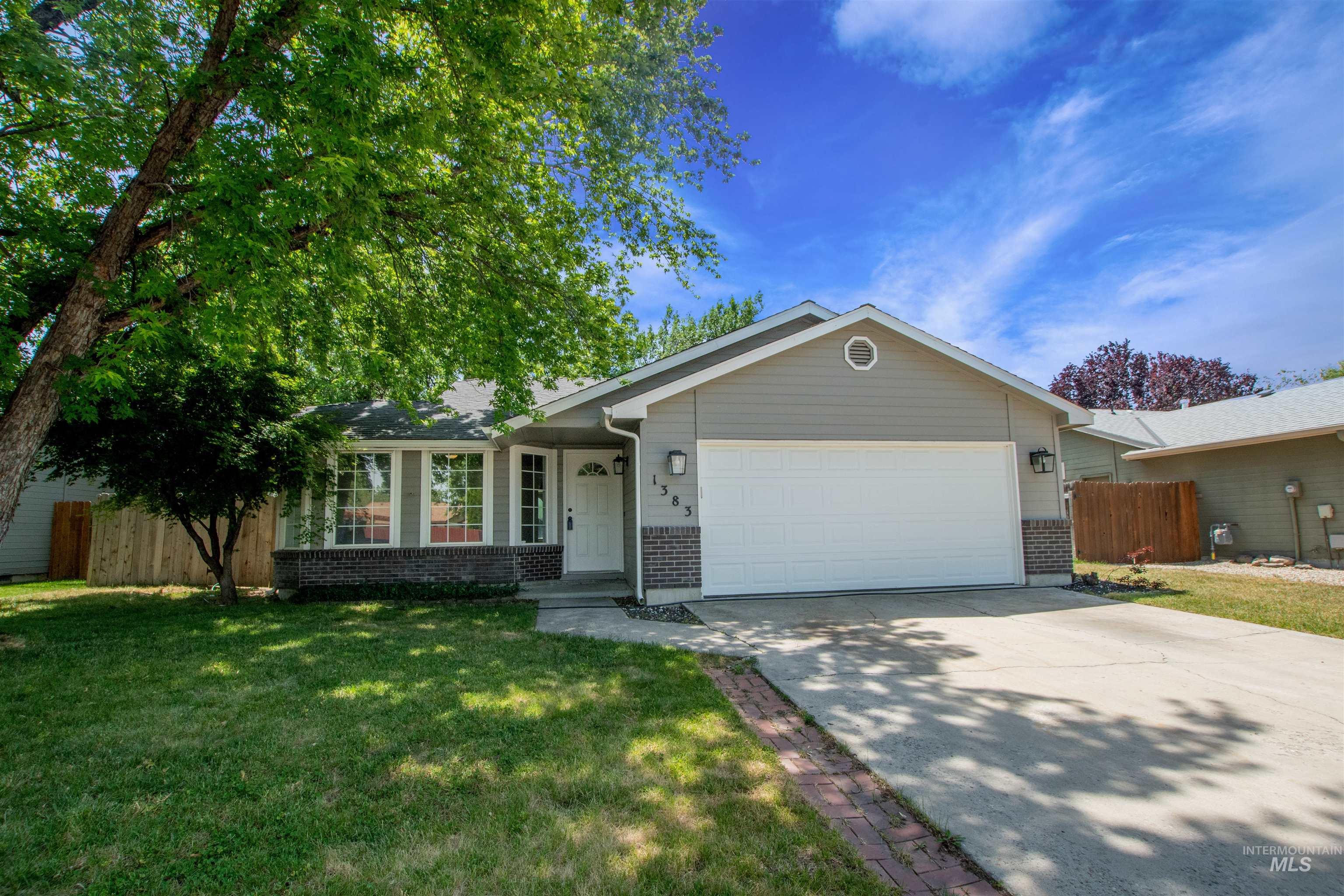 1383 E Drucker St Property Photo 1