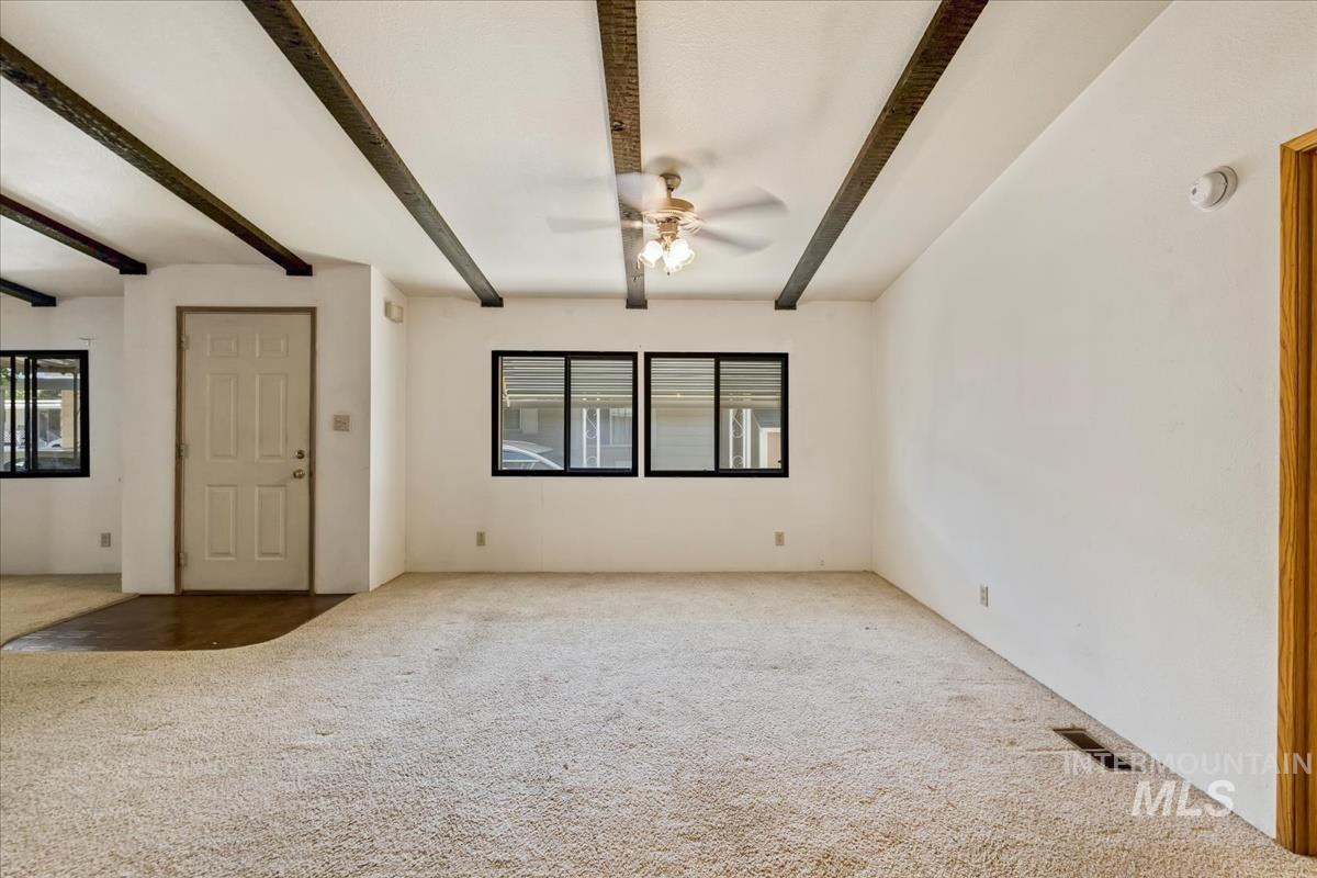 914 N Midland Blvd Property Photo 3