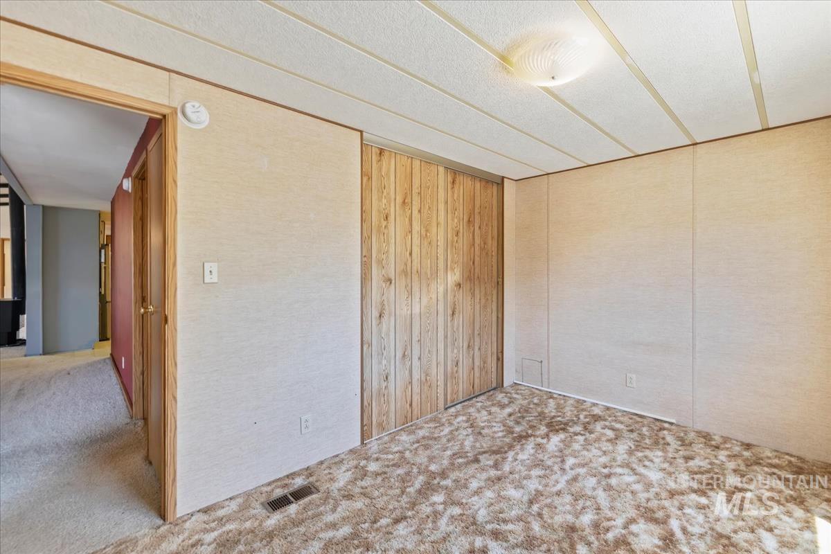 914 N Midland Blvd Property Photo 28