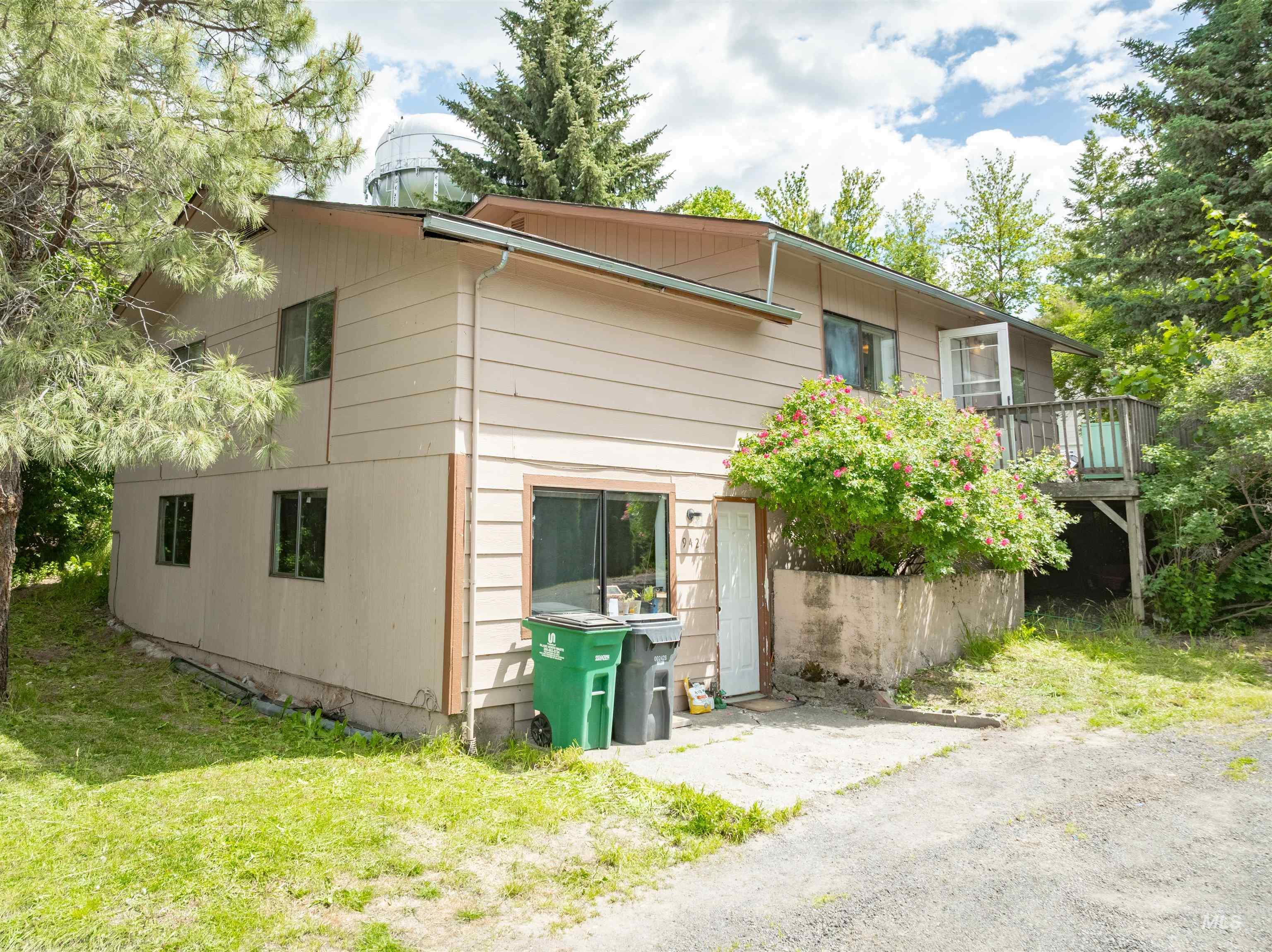 940 Vandal Drive Property Photo 1