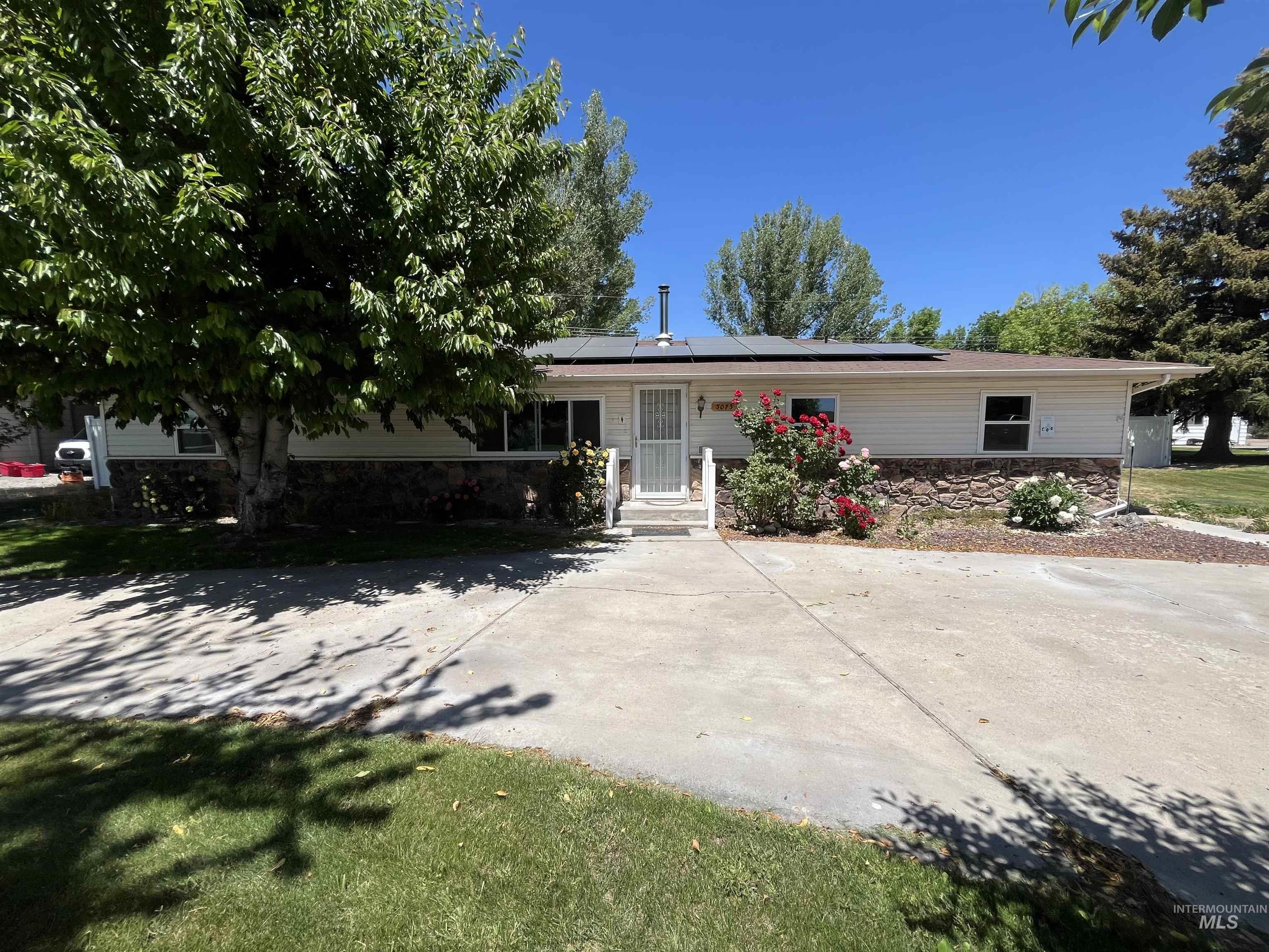 3073 Vickie Lane Property Photo 1