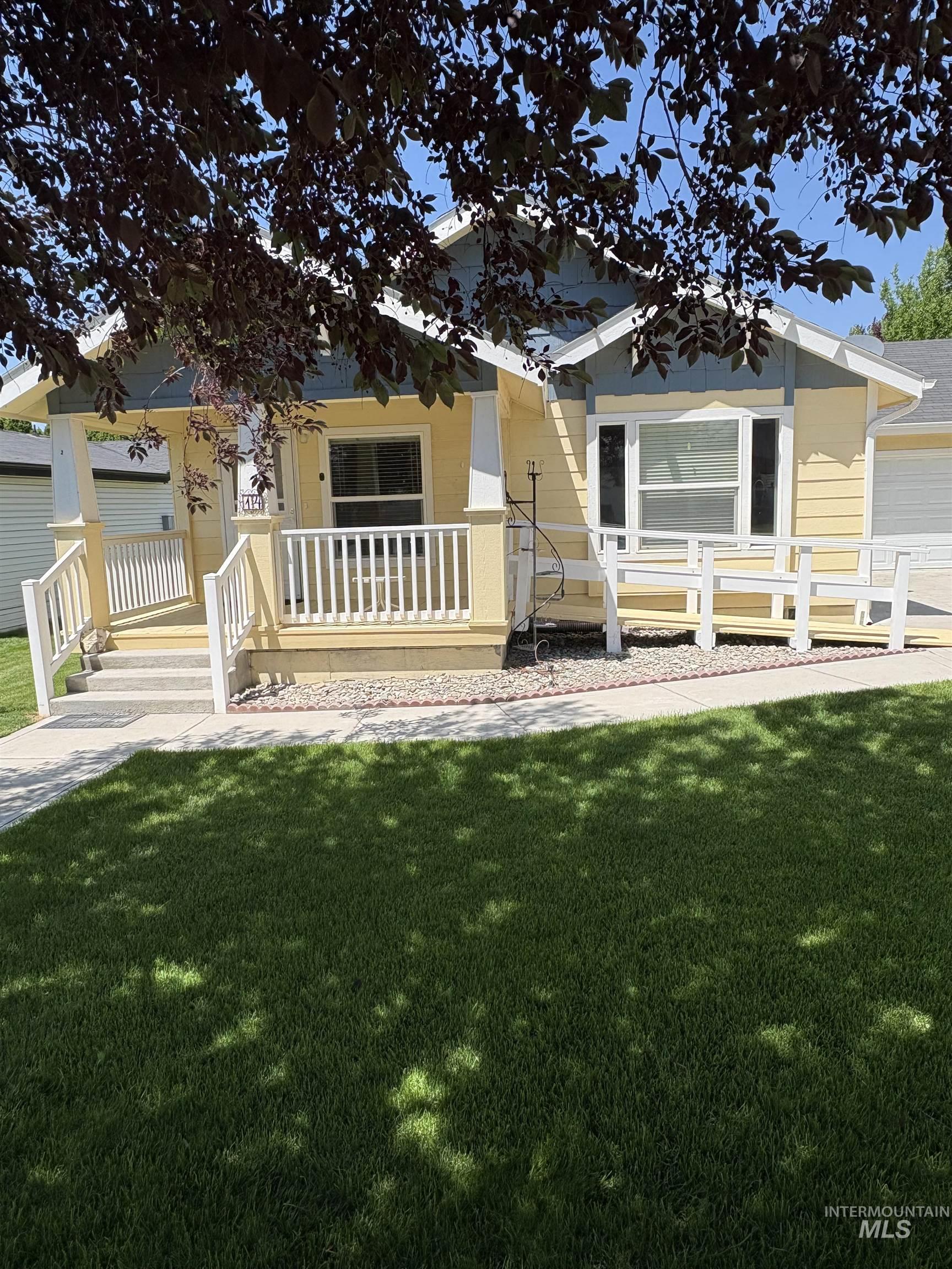 910 Moon Glo Property Photo 1