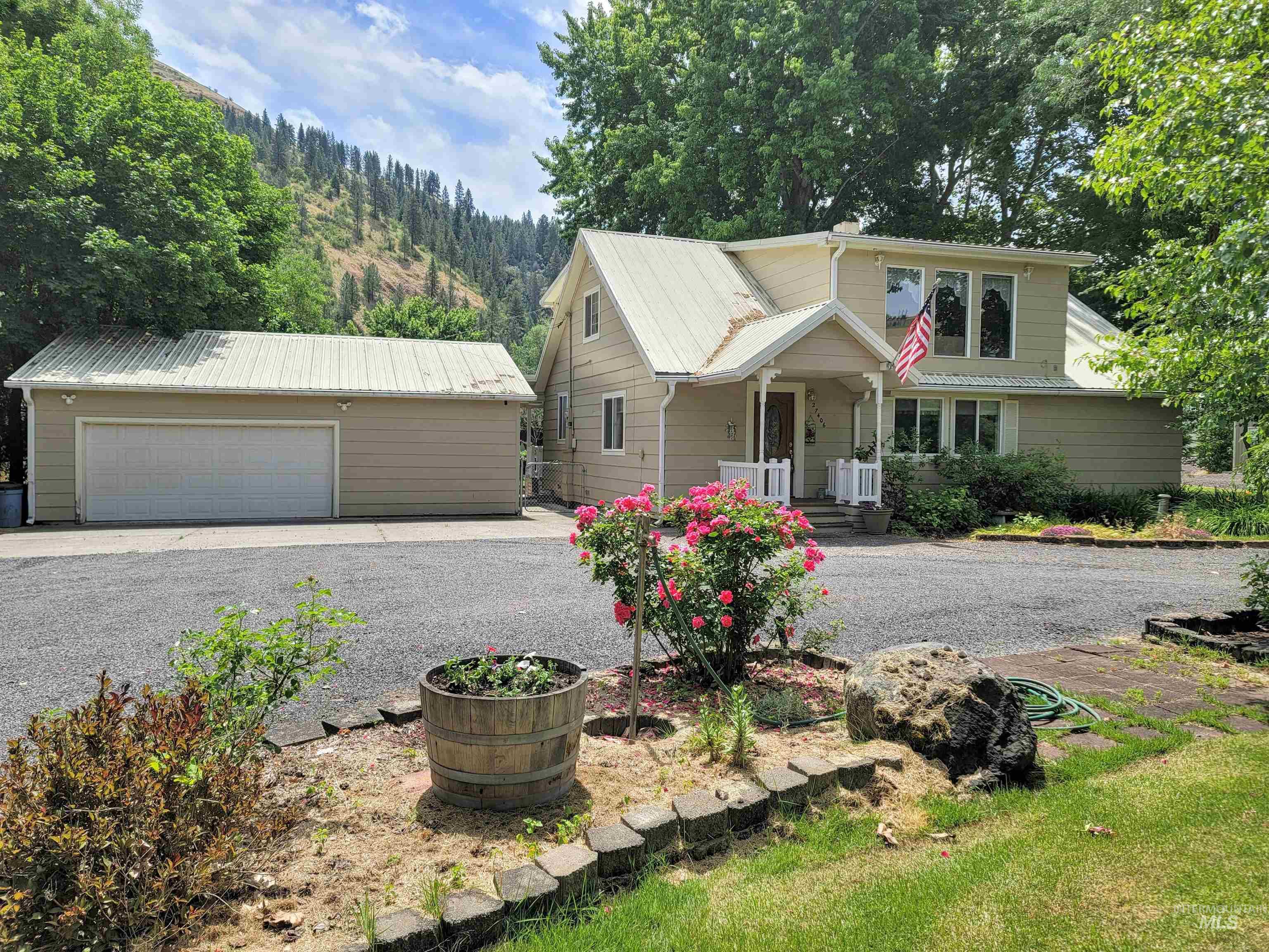 27406 Gem Lane Property Photo 1