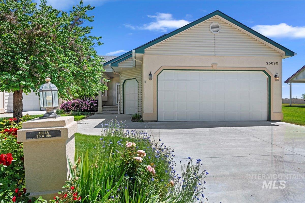 25090 The Driving Lane Property Photo 1