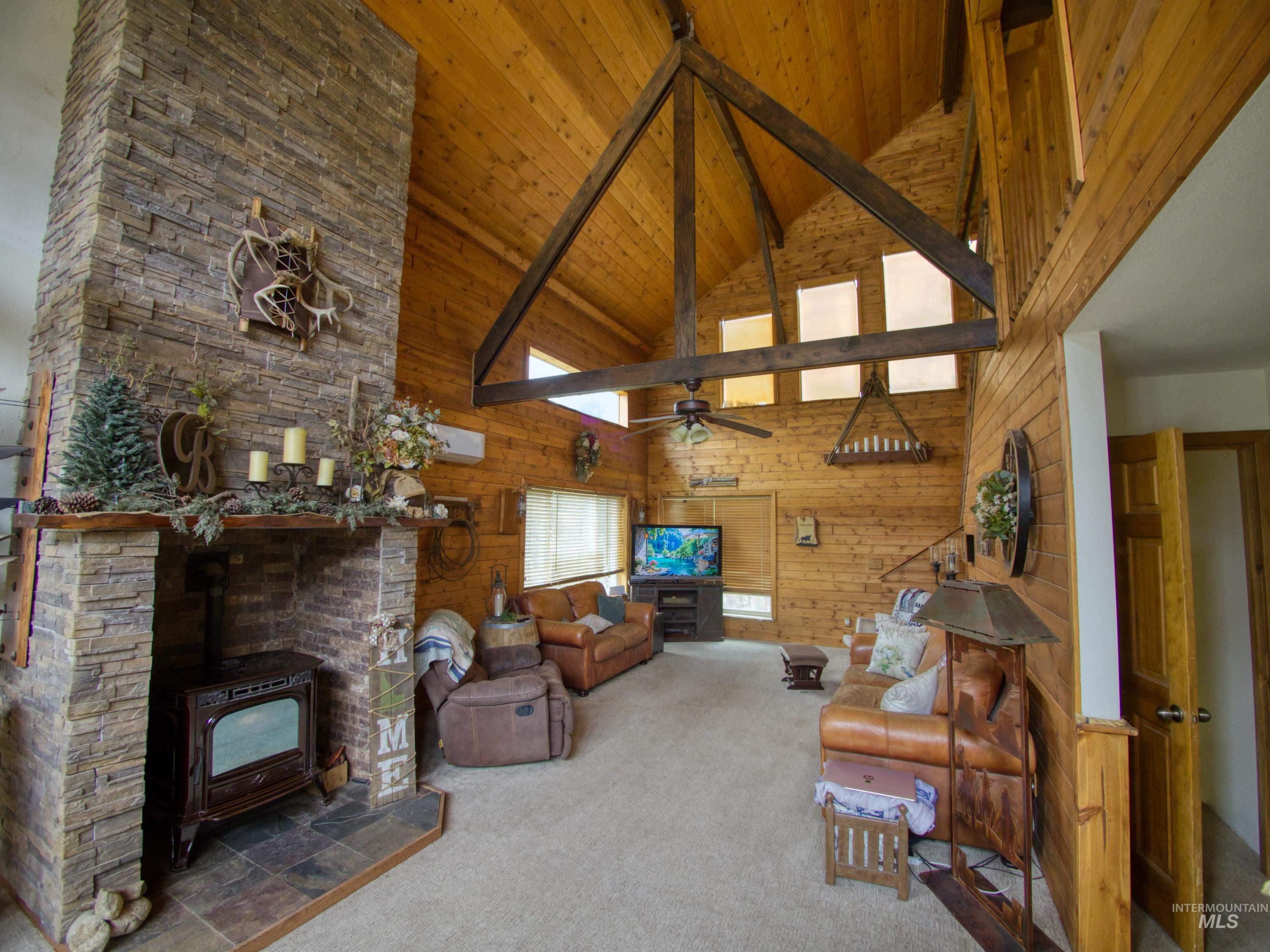 27 Park Ln Property Photo 1