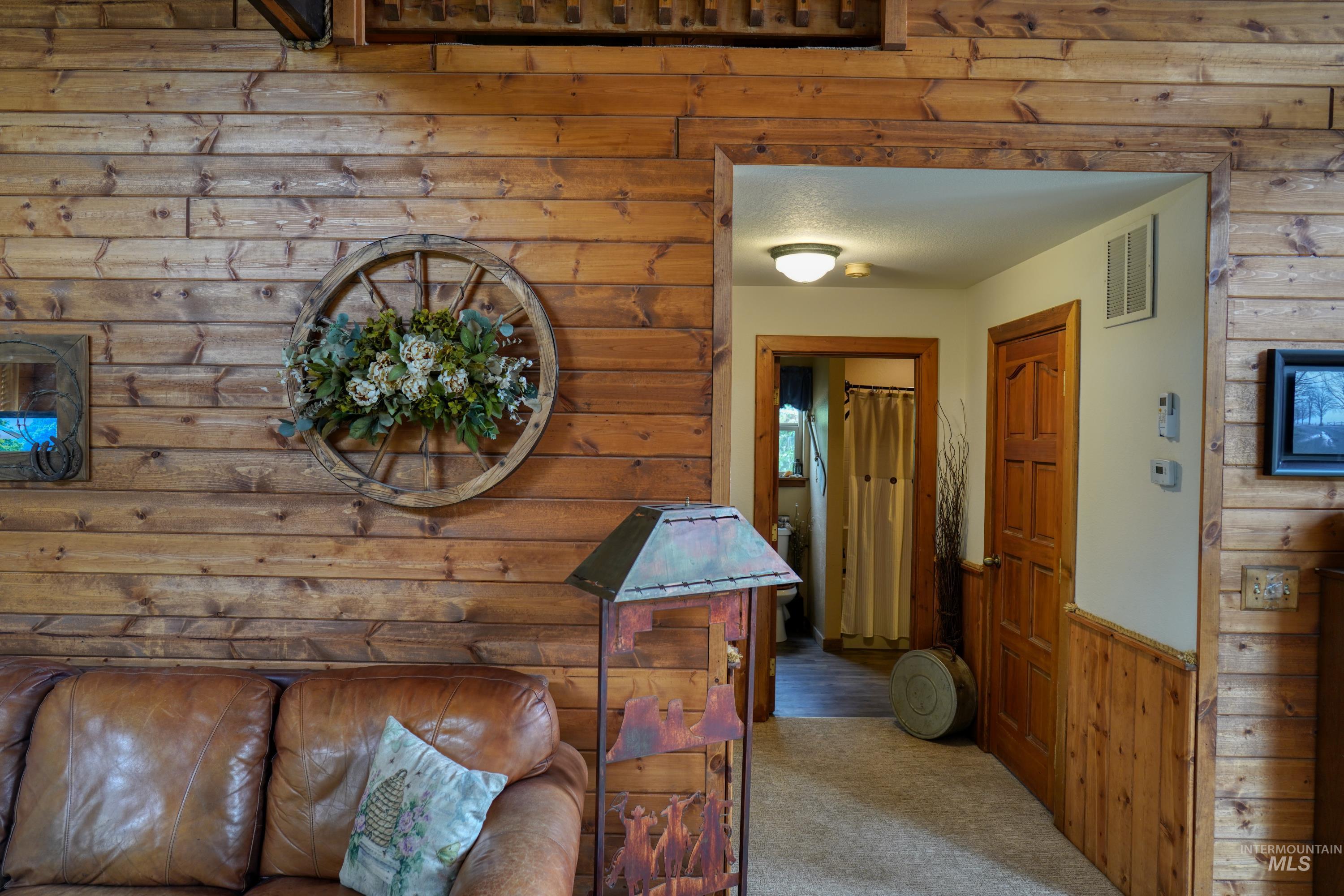 27 Park Ln Property Photo 13