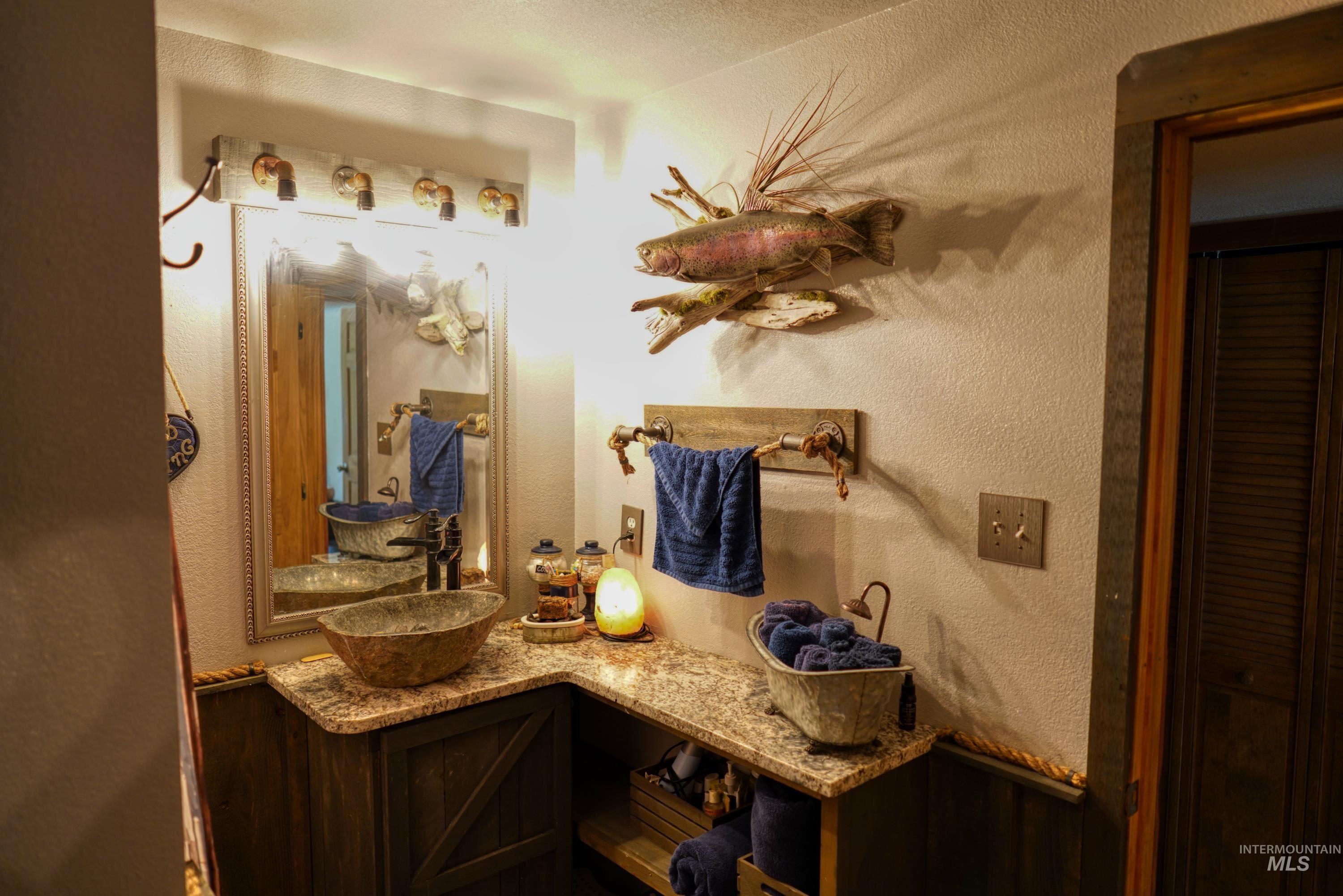 27 Park Ln Property Photo 32