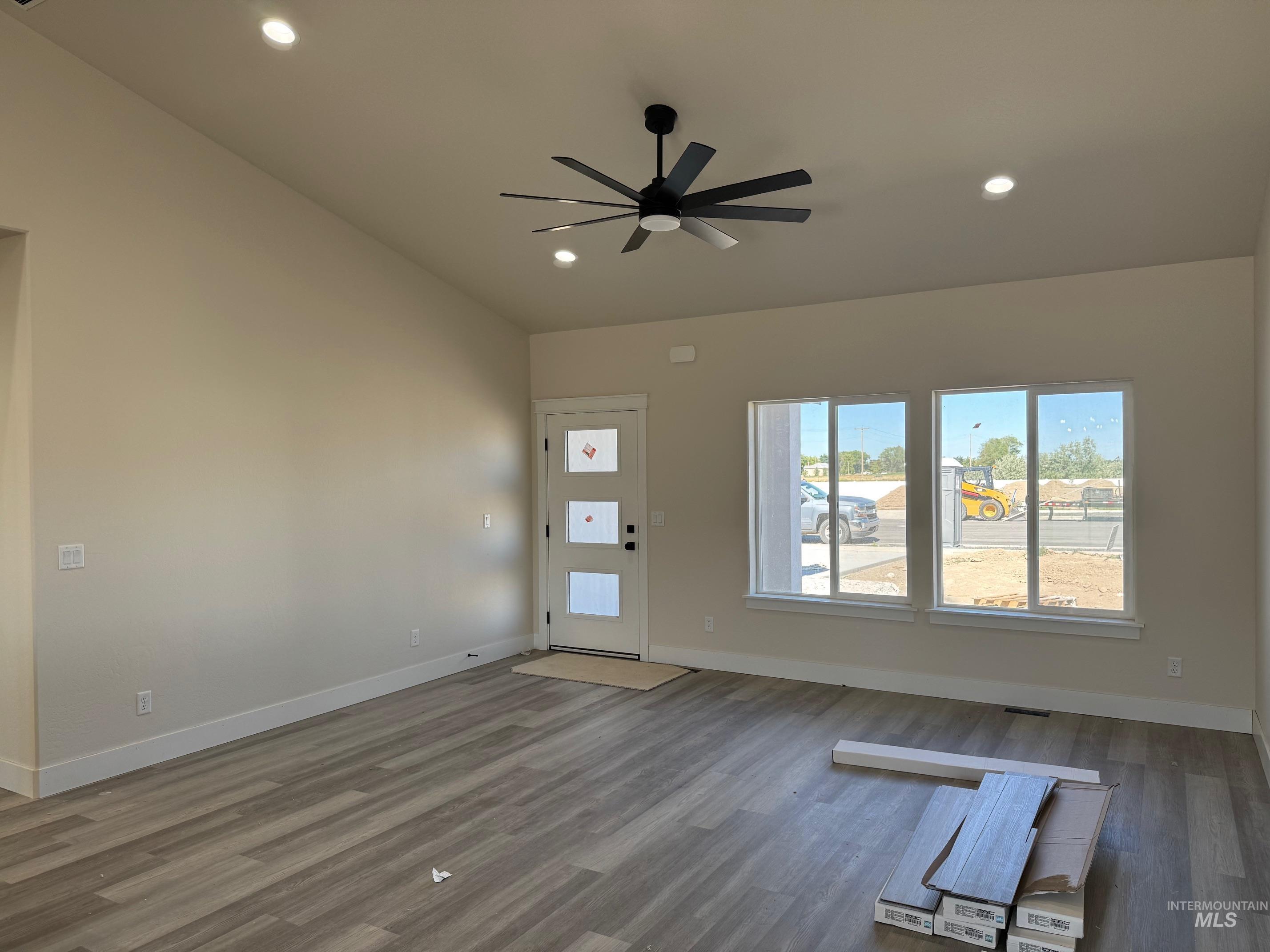 928 Gregory Way Property Photo 3