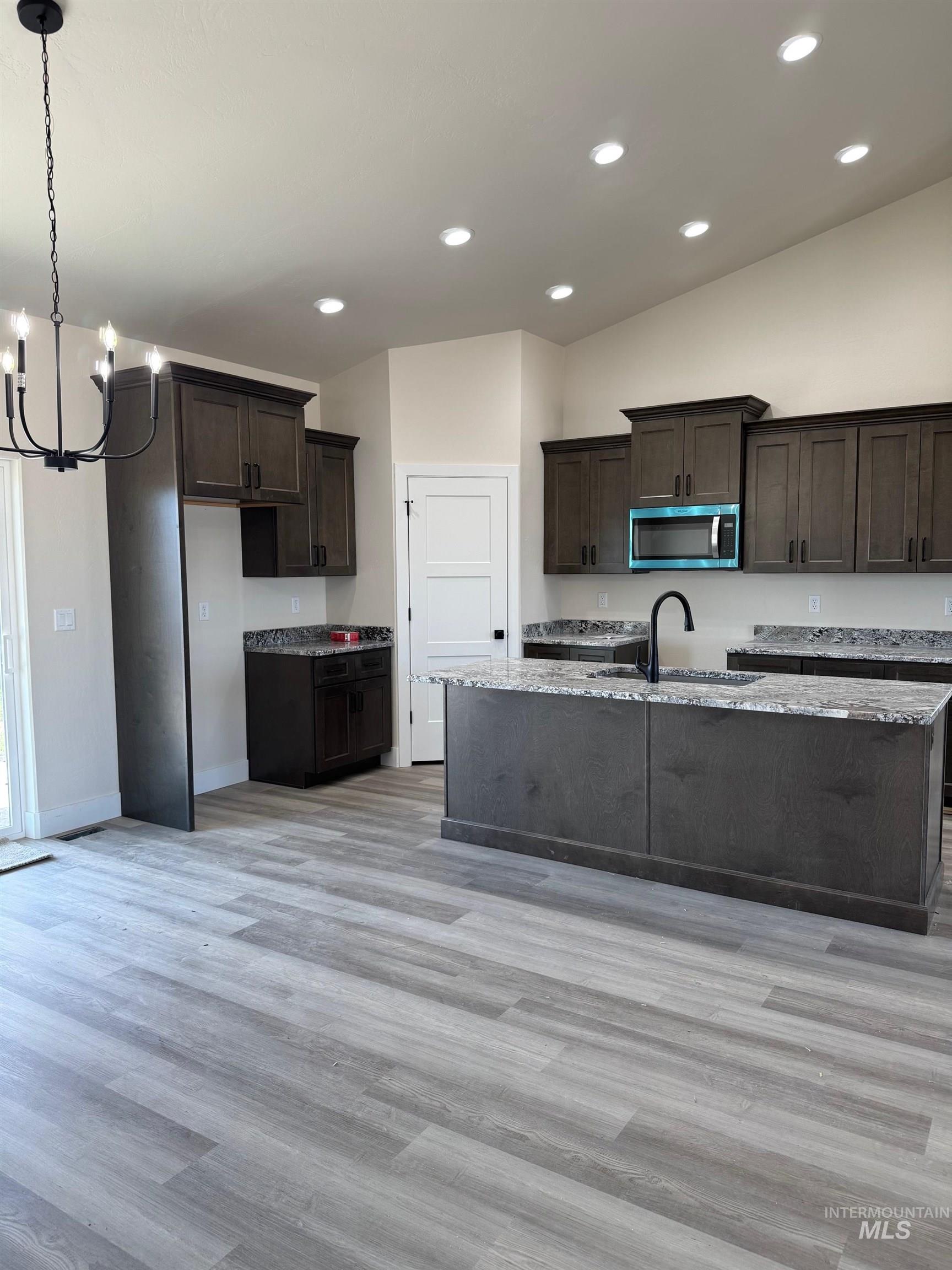 928 Gregory Way Property Photo 10