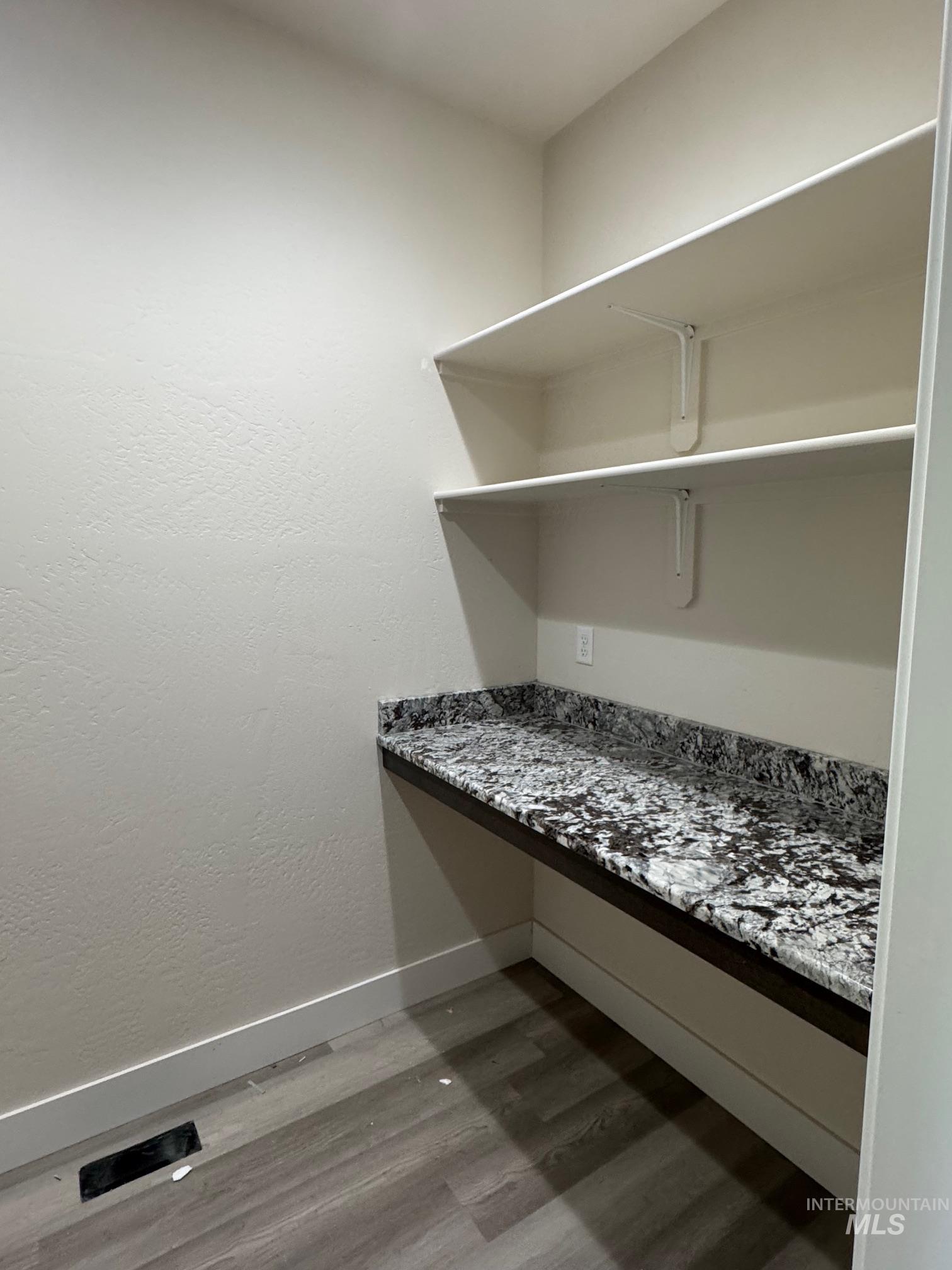 928 Gregory Way Property Photo 13