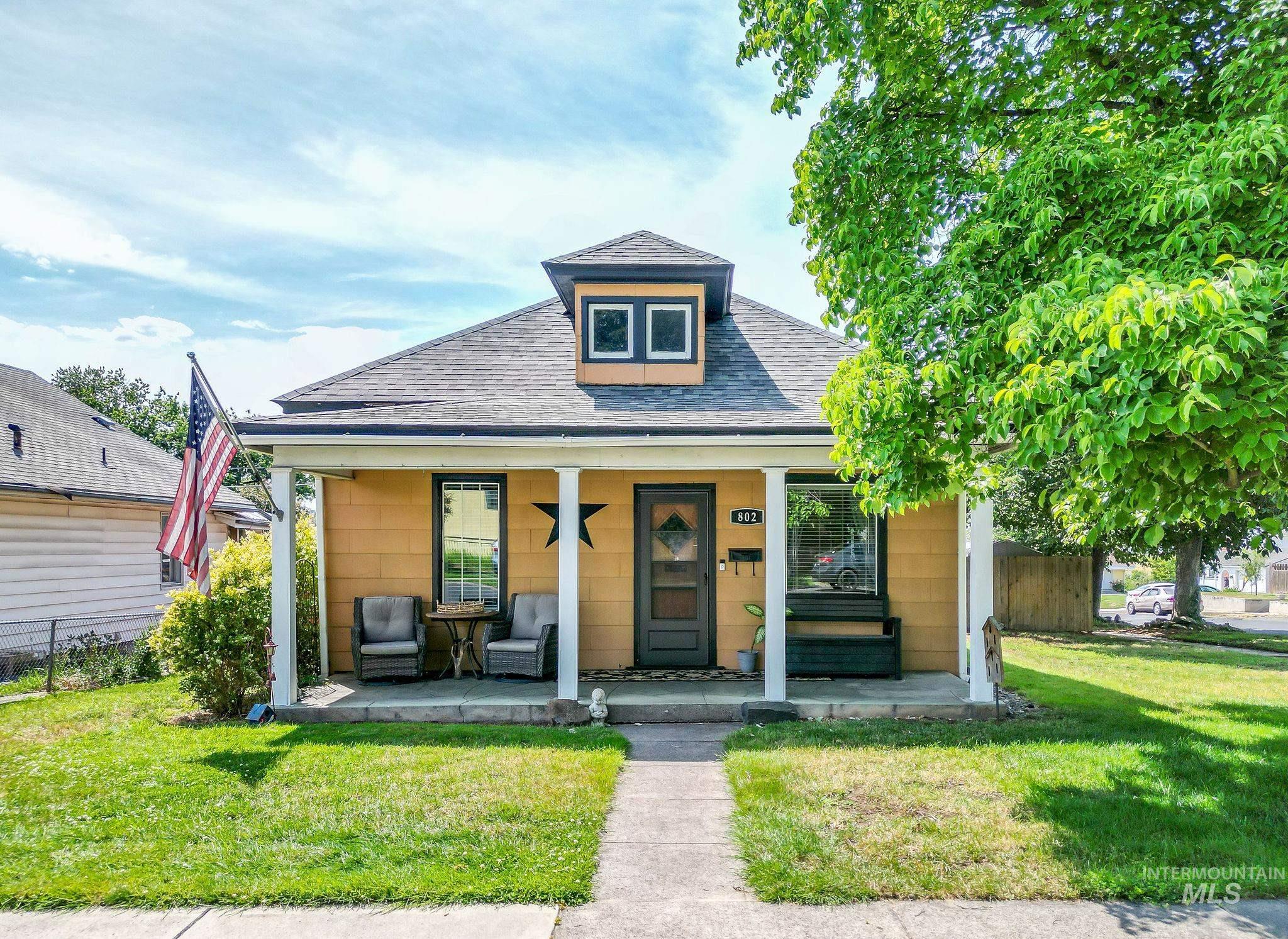 802 3rd Street Property Photo 1