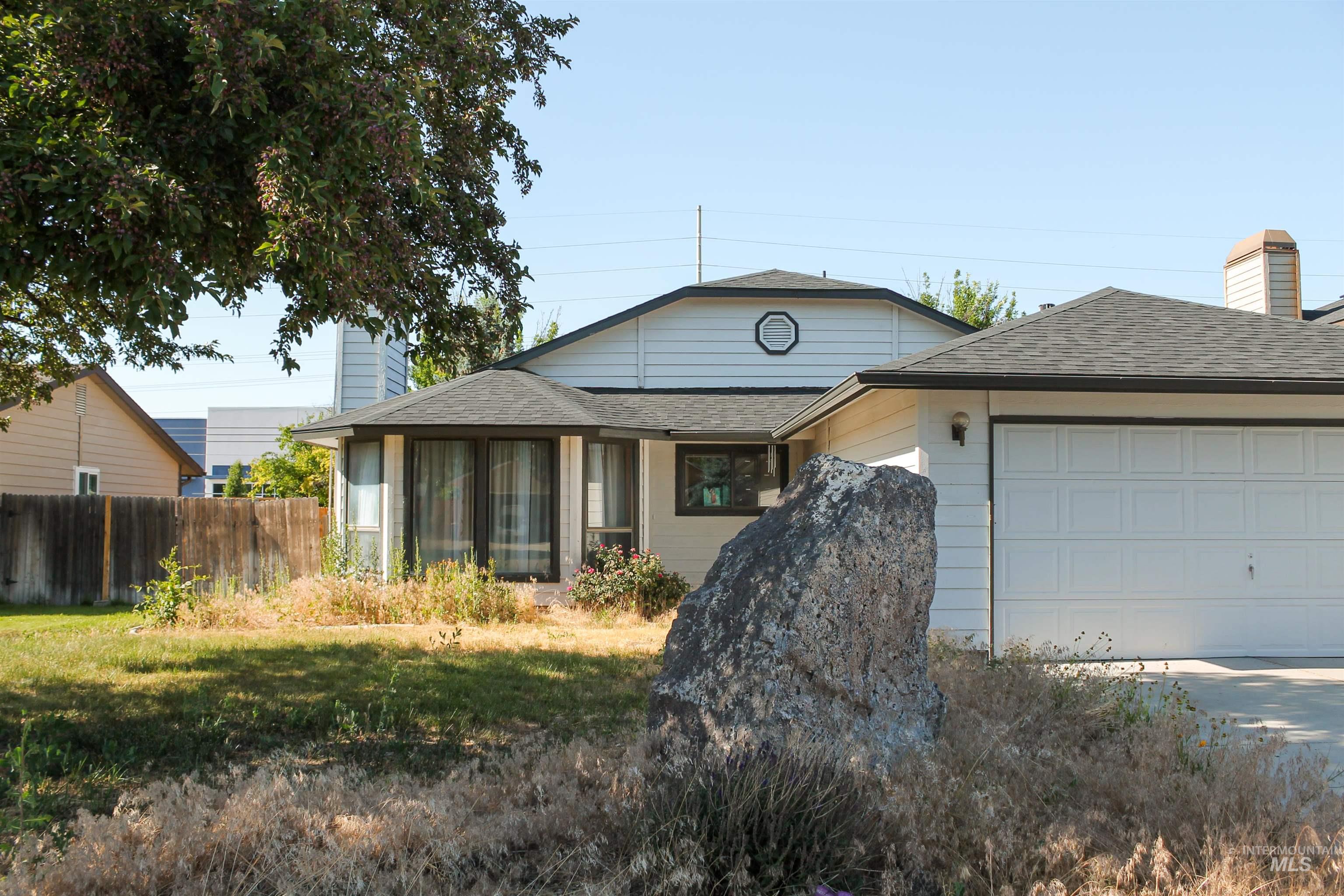 1396 W Crest Wood Dr Property Photo 1