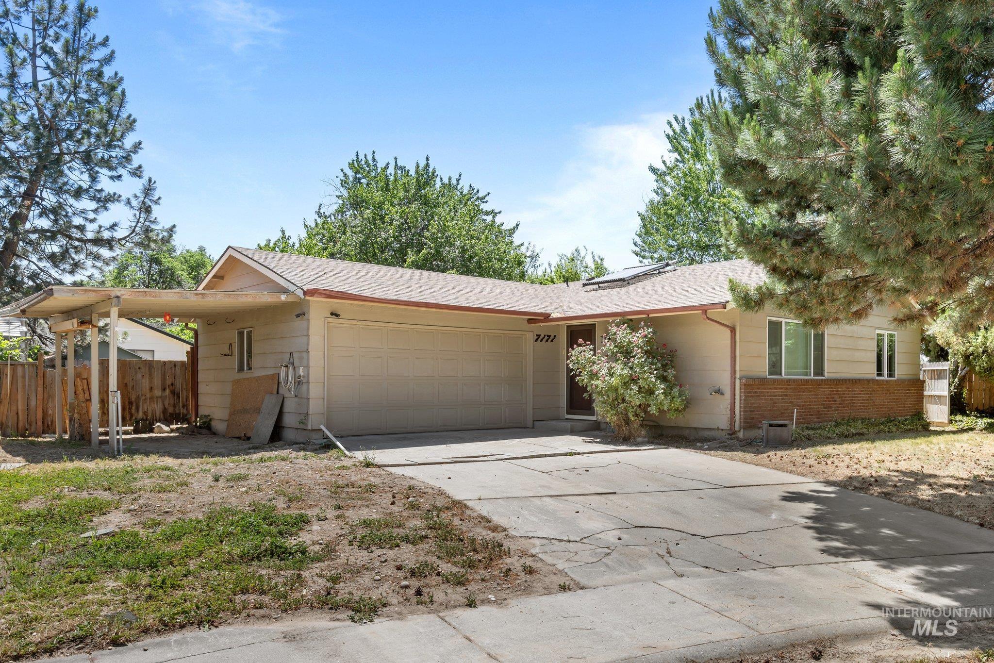7171 Bluebird Property Photo 1