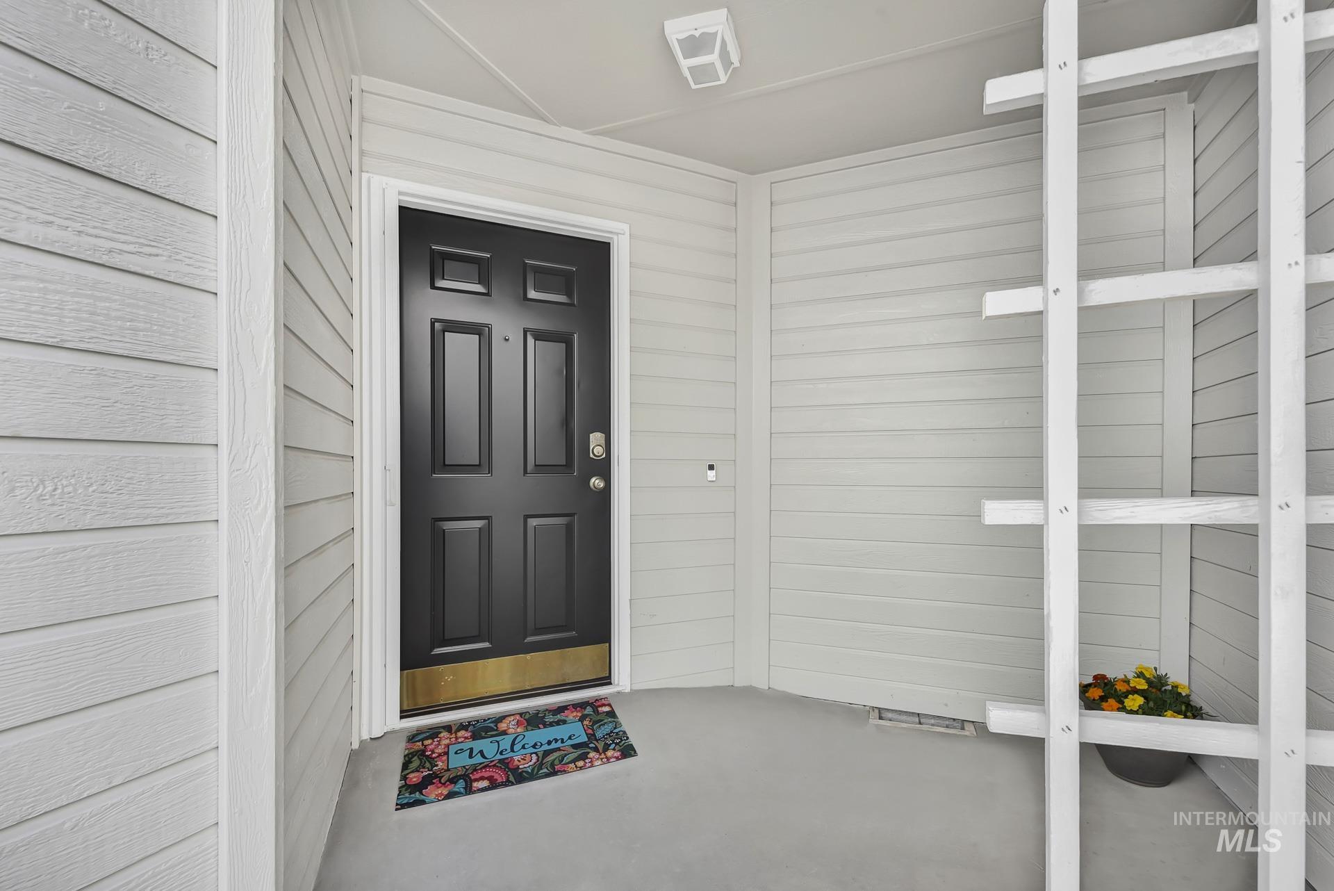 6149 W Villa Park St Property Photo 4