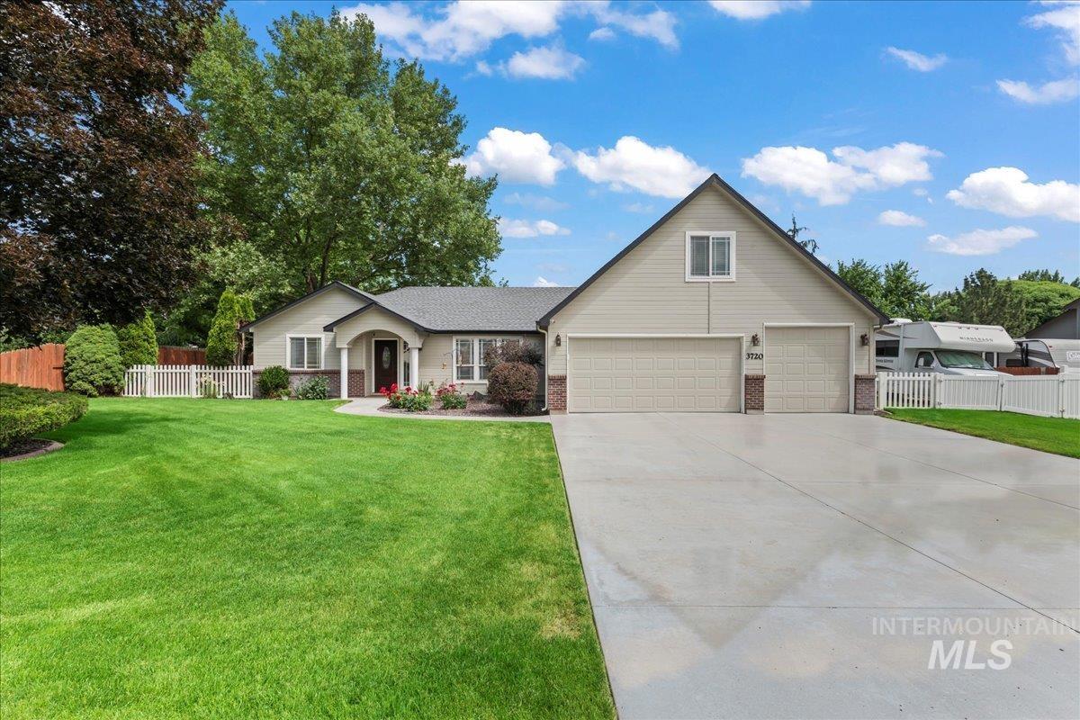 3720 E Kings Gate Dr Property Photo 1