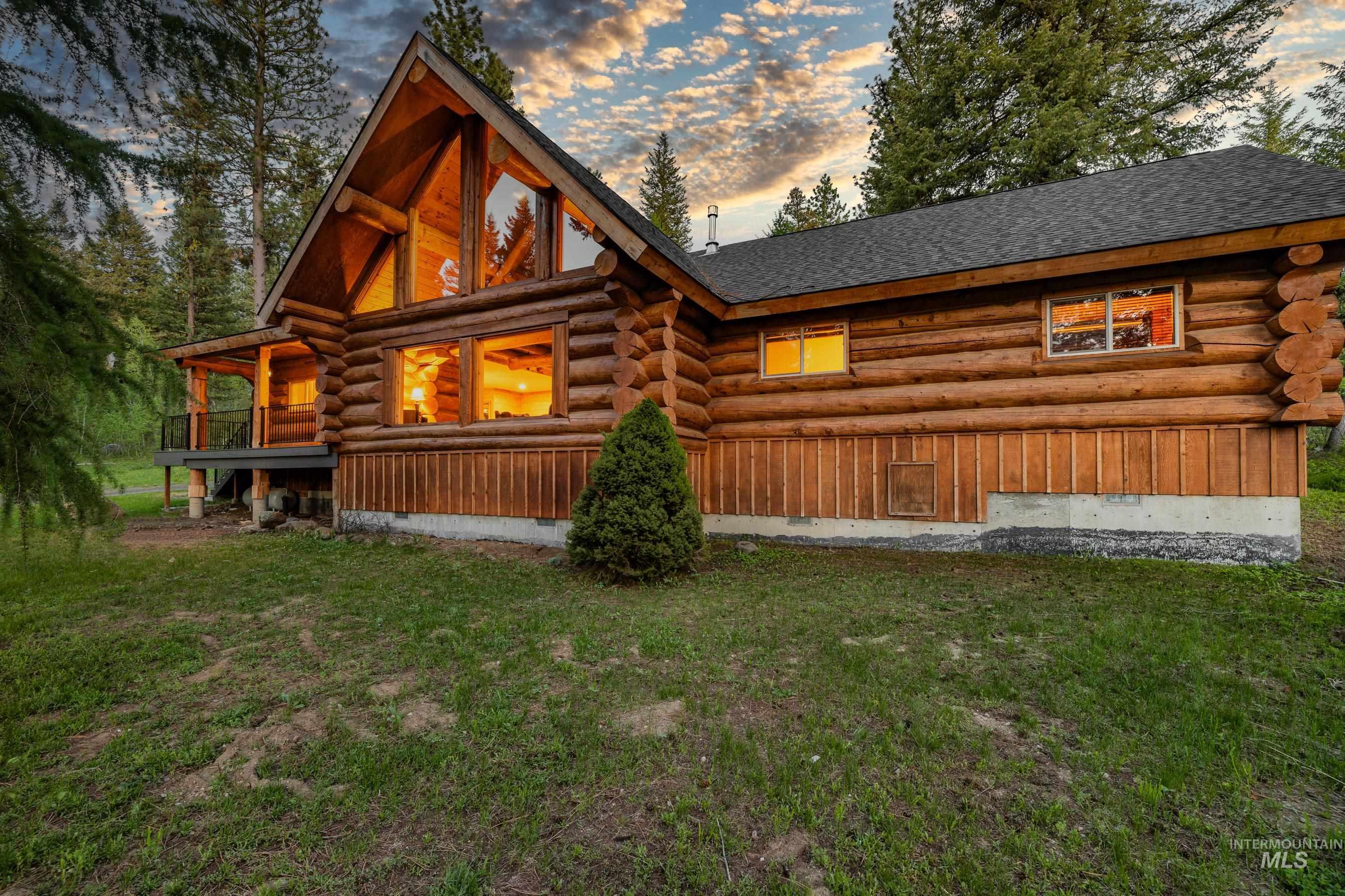 881 Sheila Property Photo 3