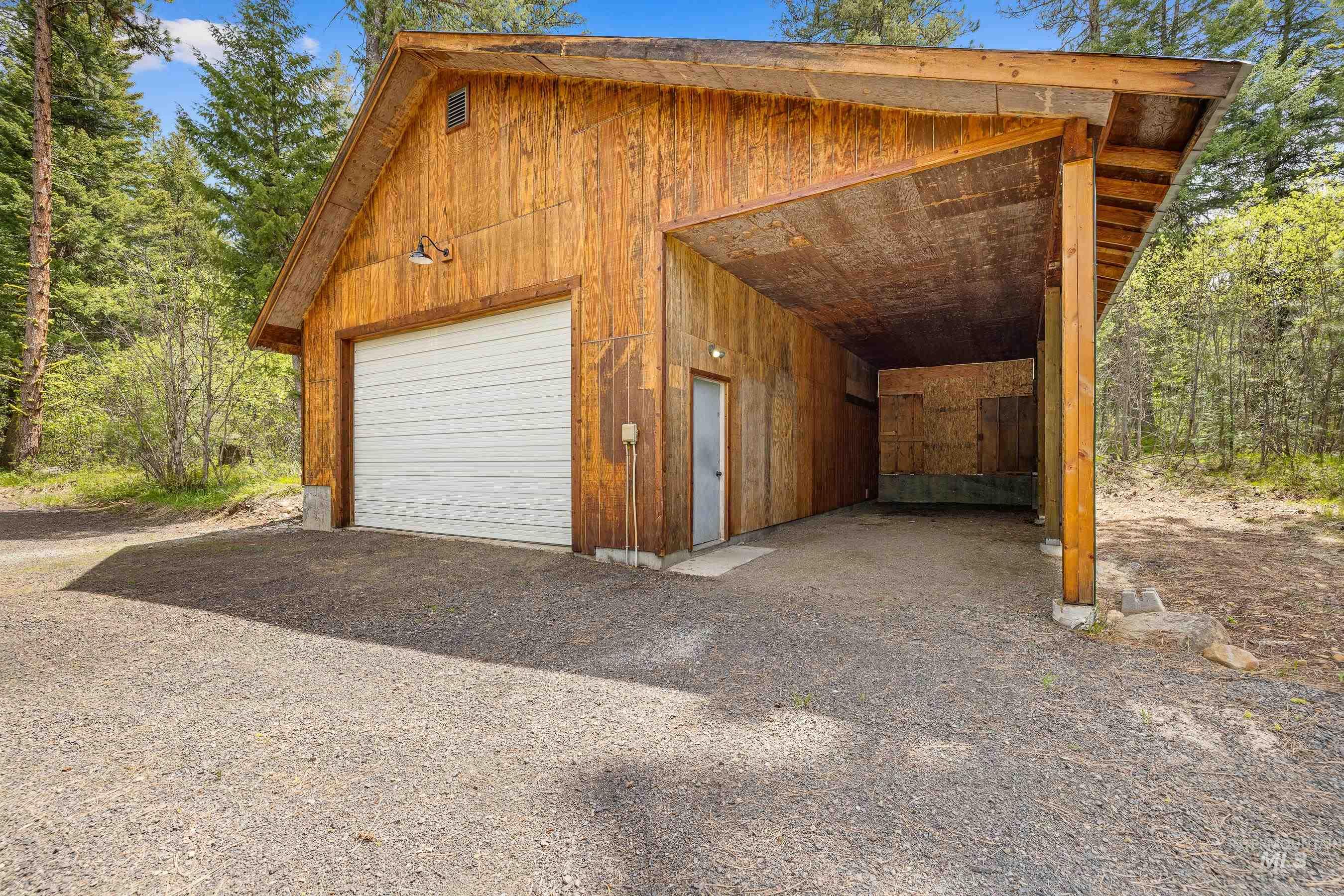 881 Sheila Property Photo 45