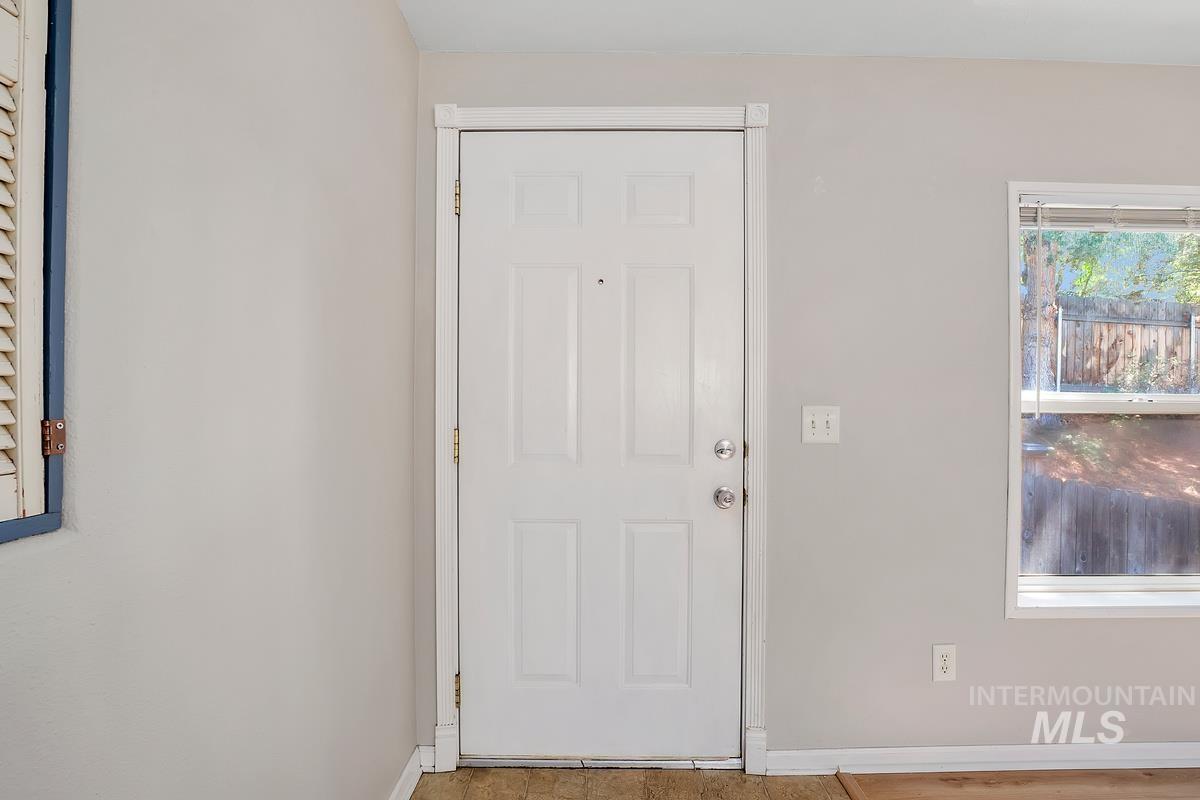 4591 S Trails End Ln Property Photo 5