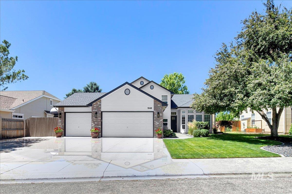 1049 N Purple Sage Way Property Photo 1