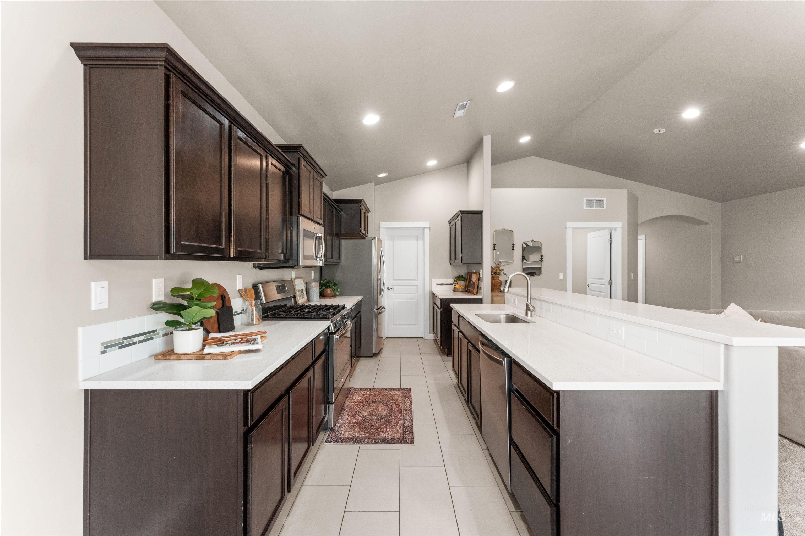 12457 W Awbrey St Property Photo 2