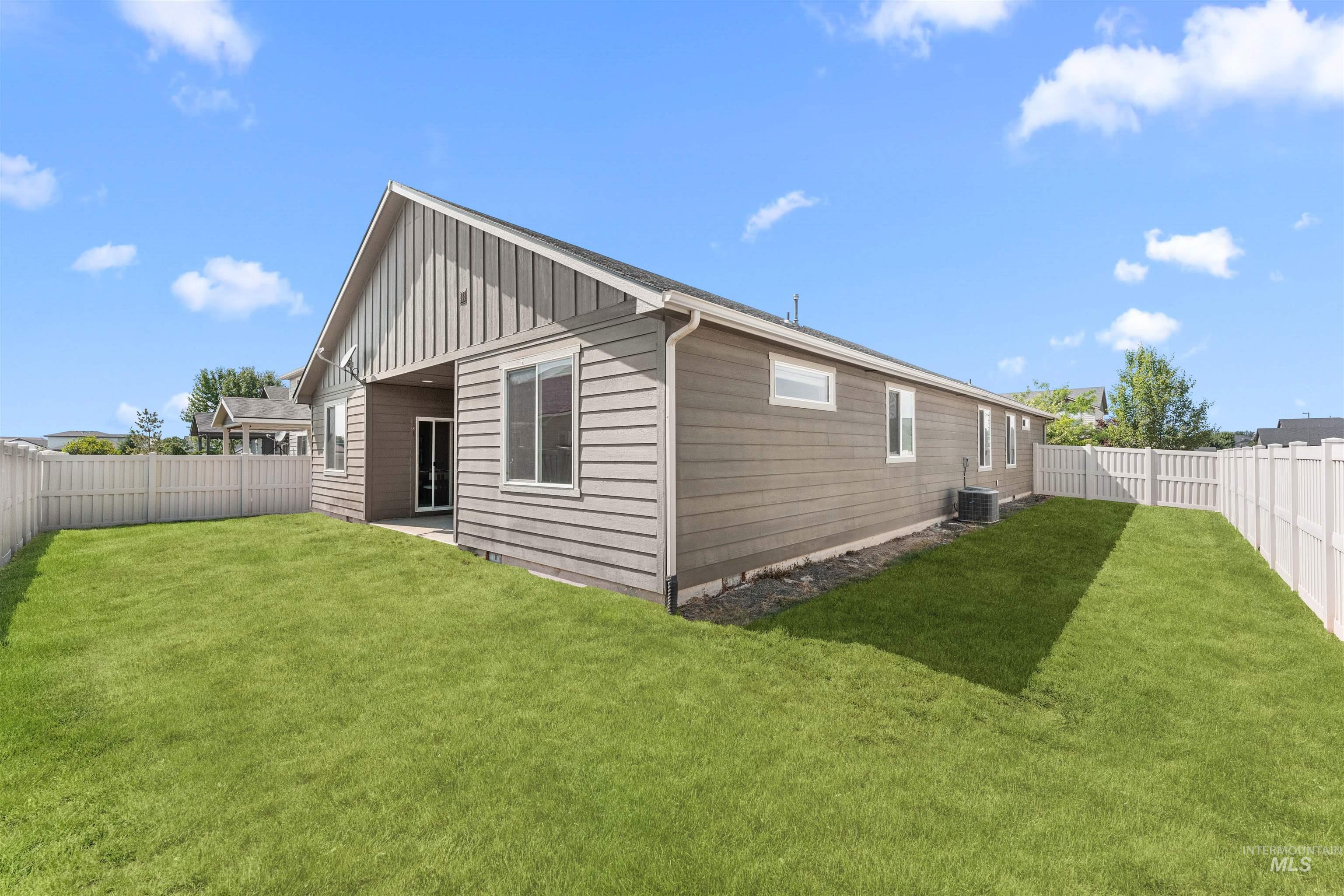 12457 W Awbrey St Property Photo 5