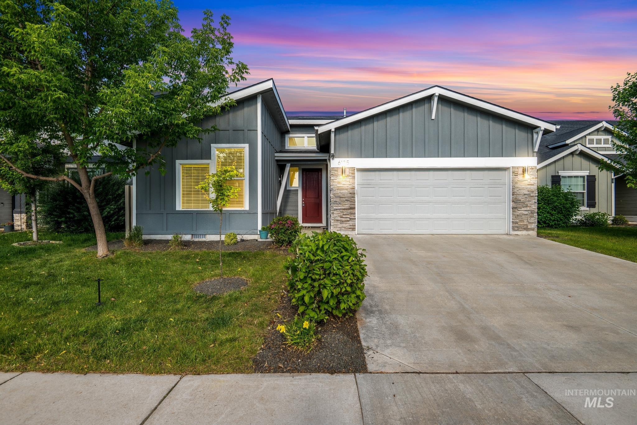 6135 N Morpheus Ave Property Photo 1