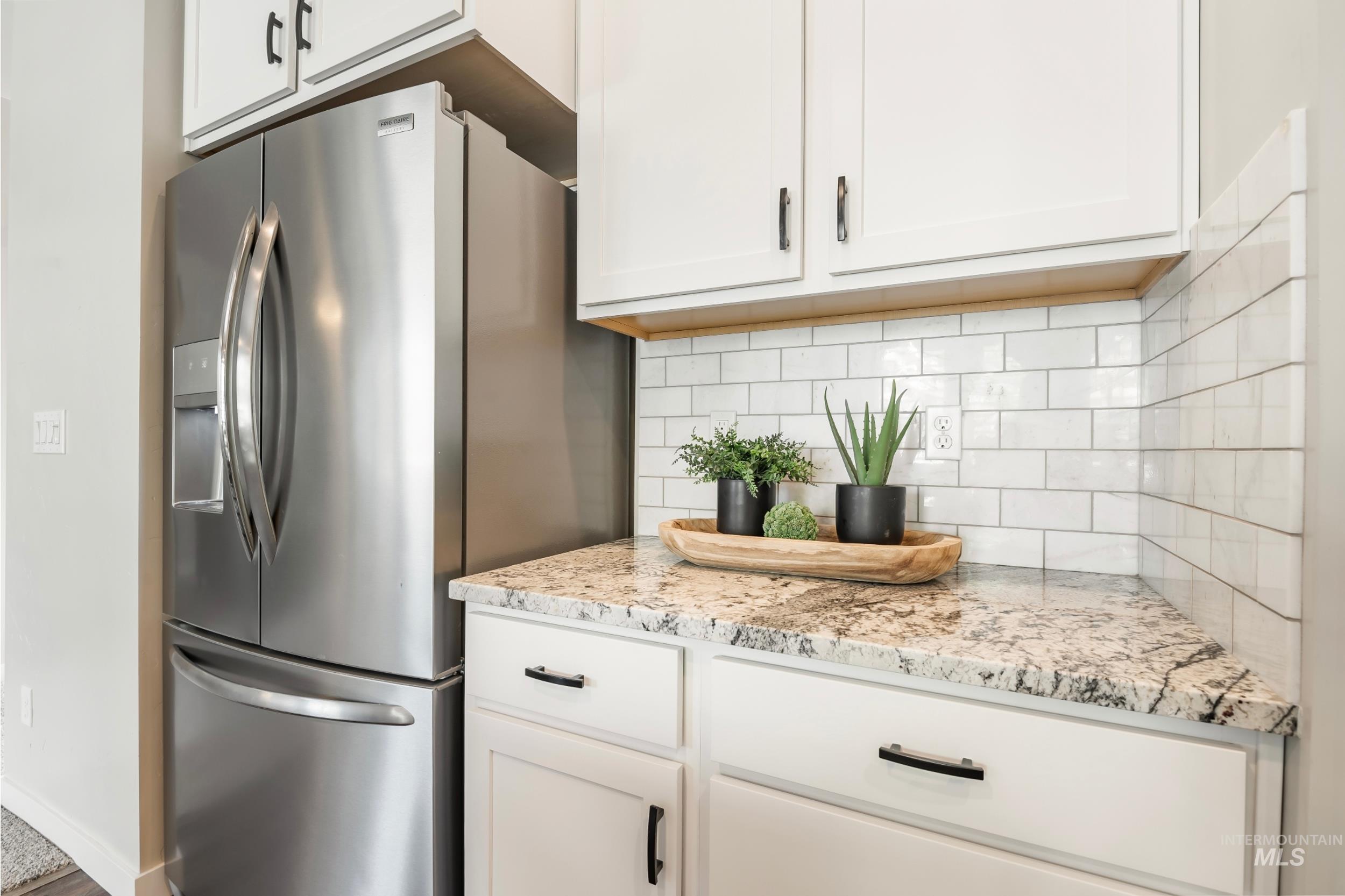 6135 N Morpheus Ave Property Photo 9