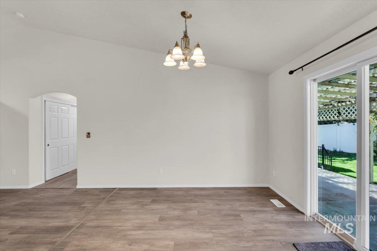 555 W Mulberry Loop Property Photo 7
