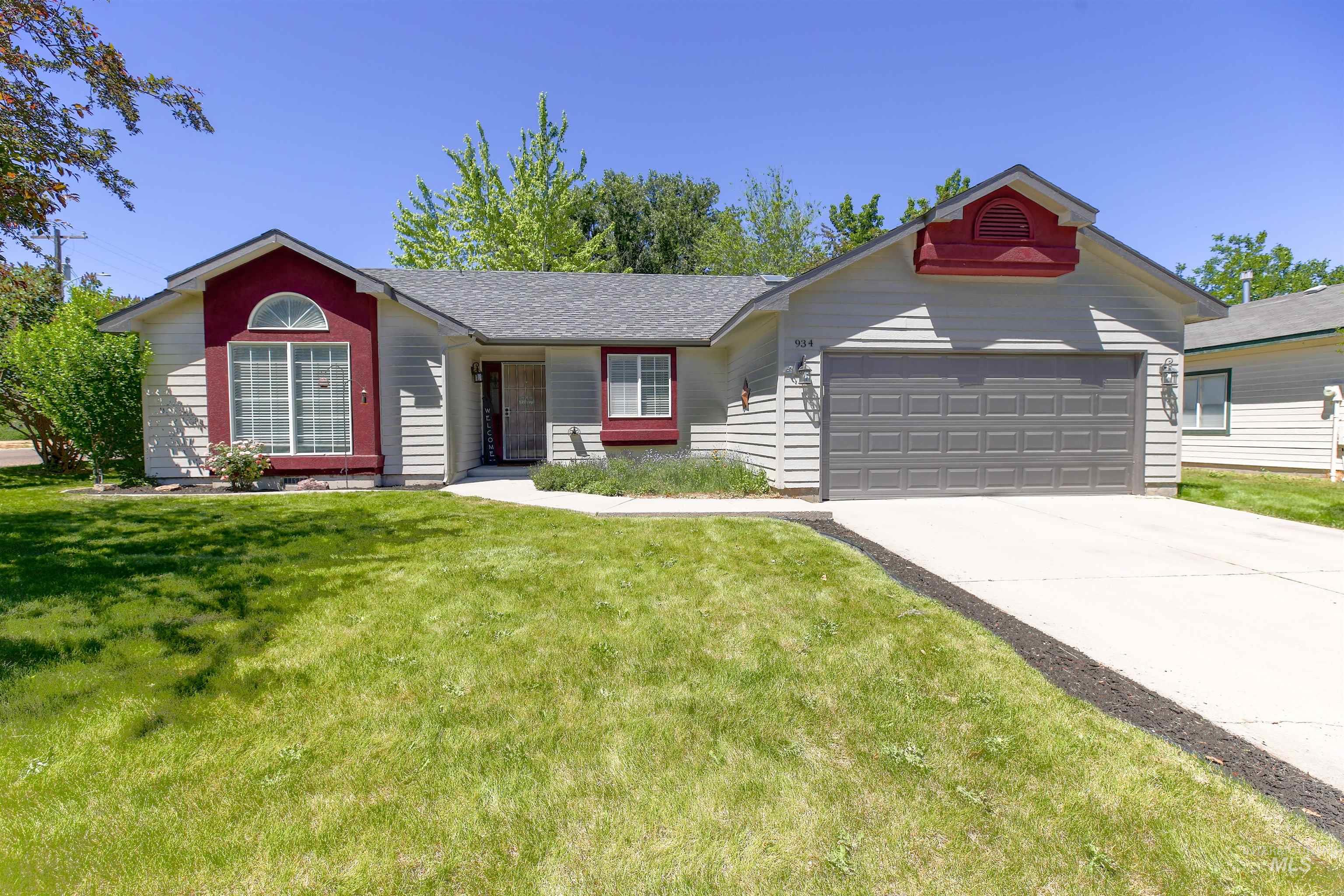 934 Cove Arm Circle Property Photo 1