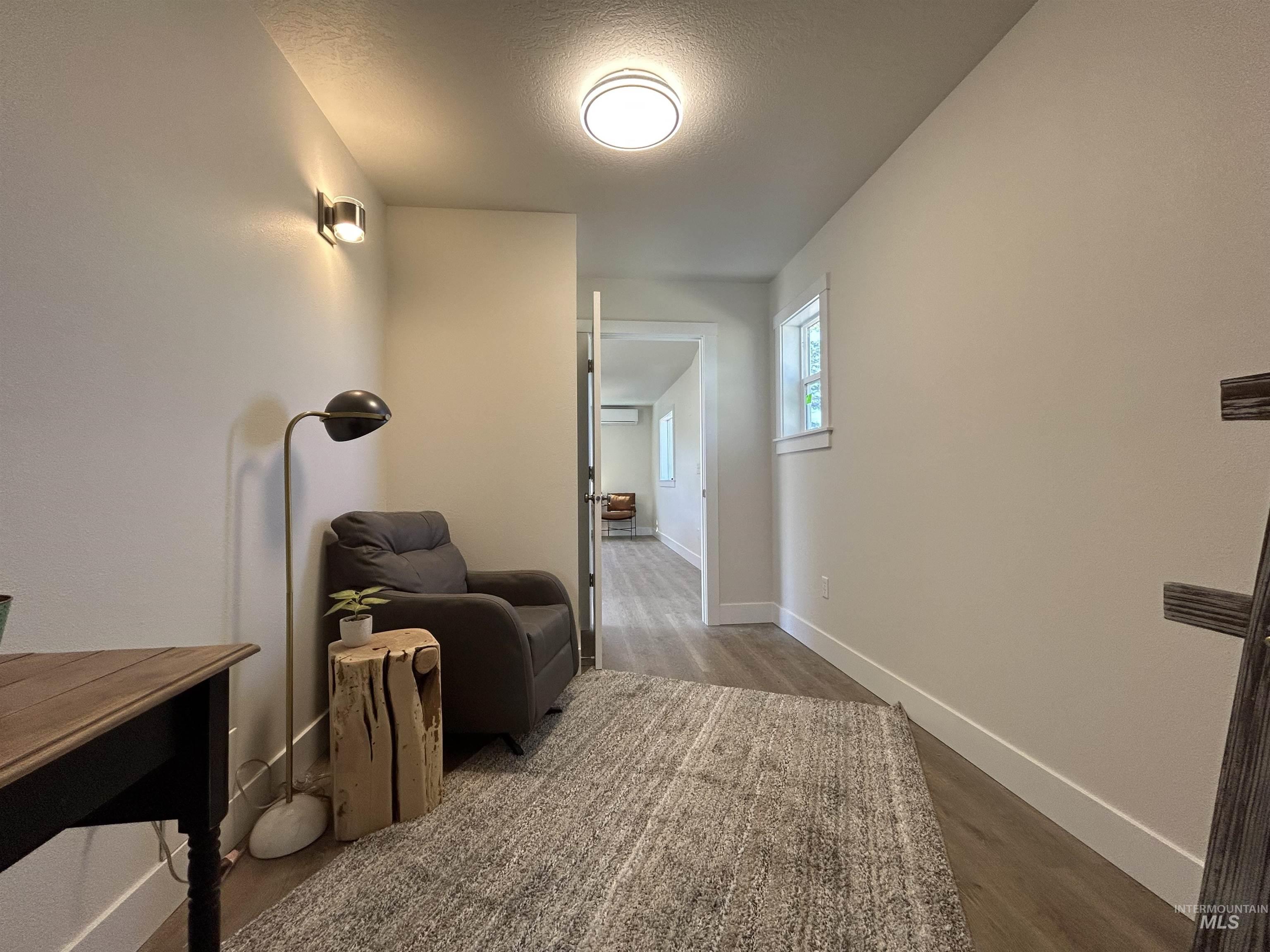 308 S Custer Property Photo 8