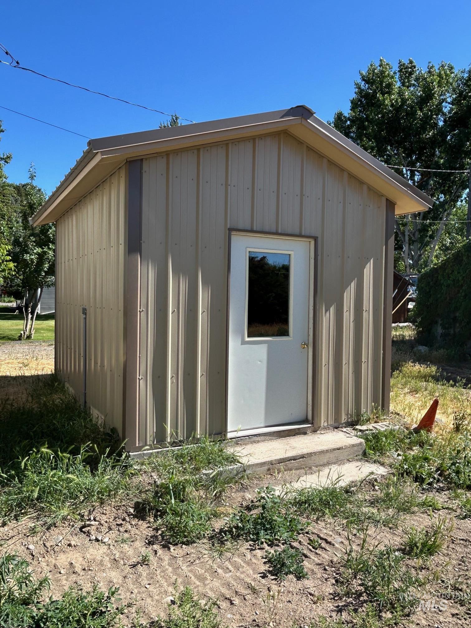 308 S Custer Property Photo 17
