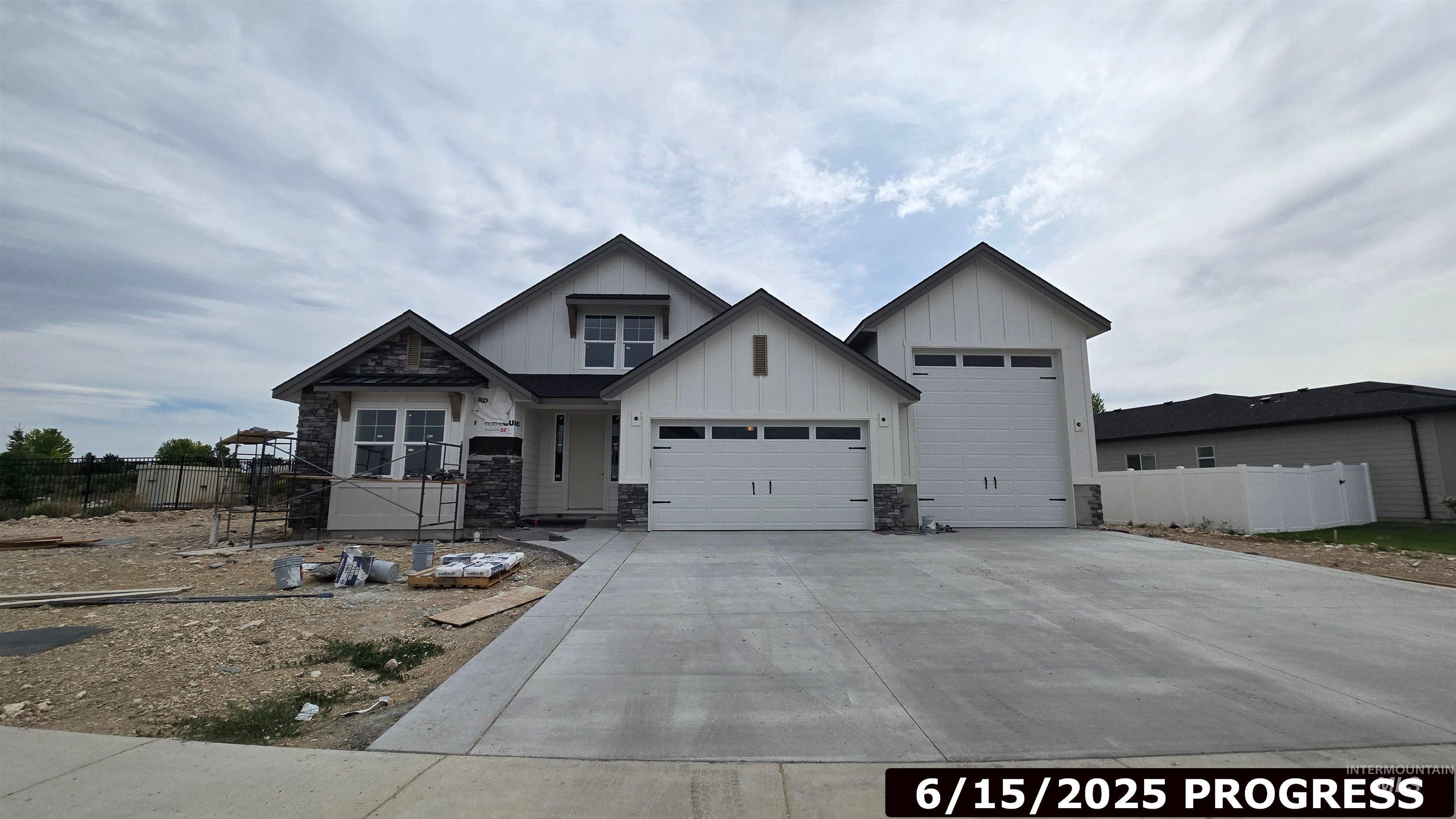 523 E Jarvis Ct. Property Photo 1