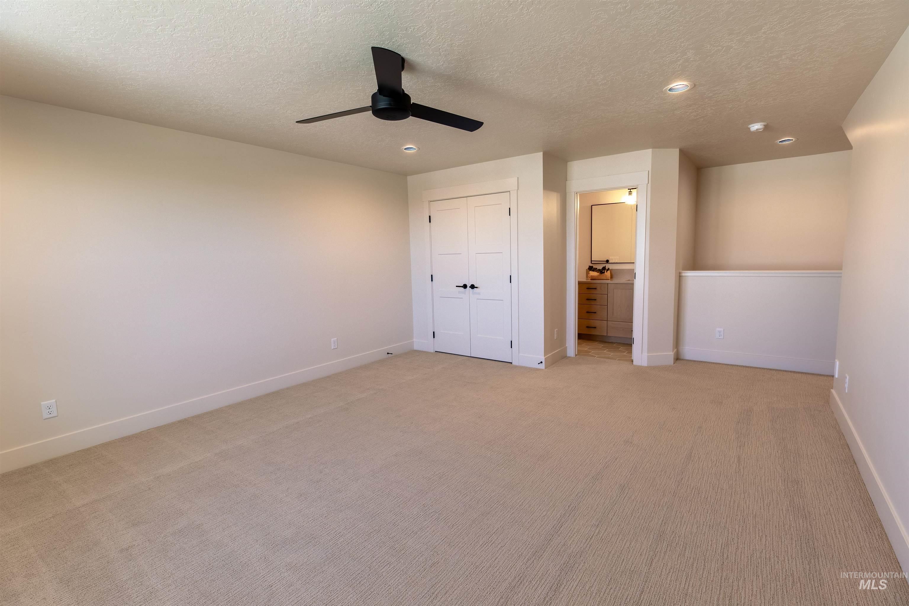 523 E Jarvis Ct. Property Photo 36