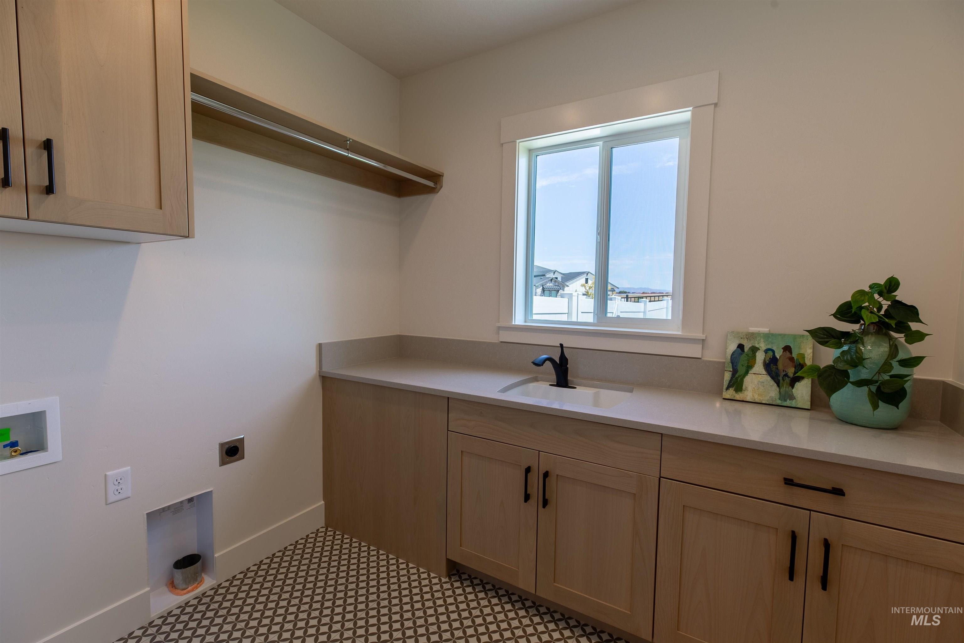 523 E Jarvis Ct. Property Photo 39