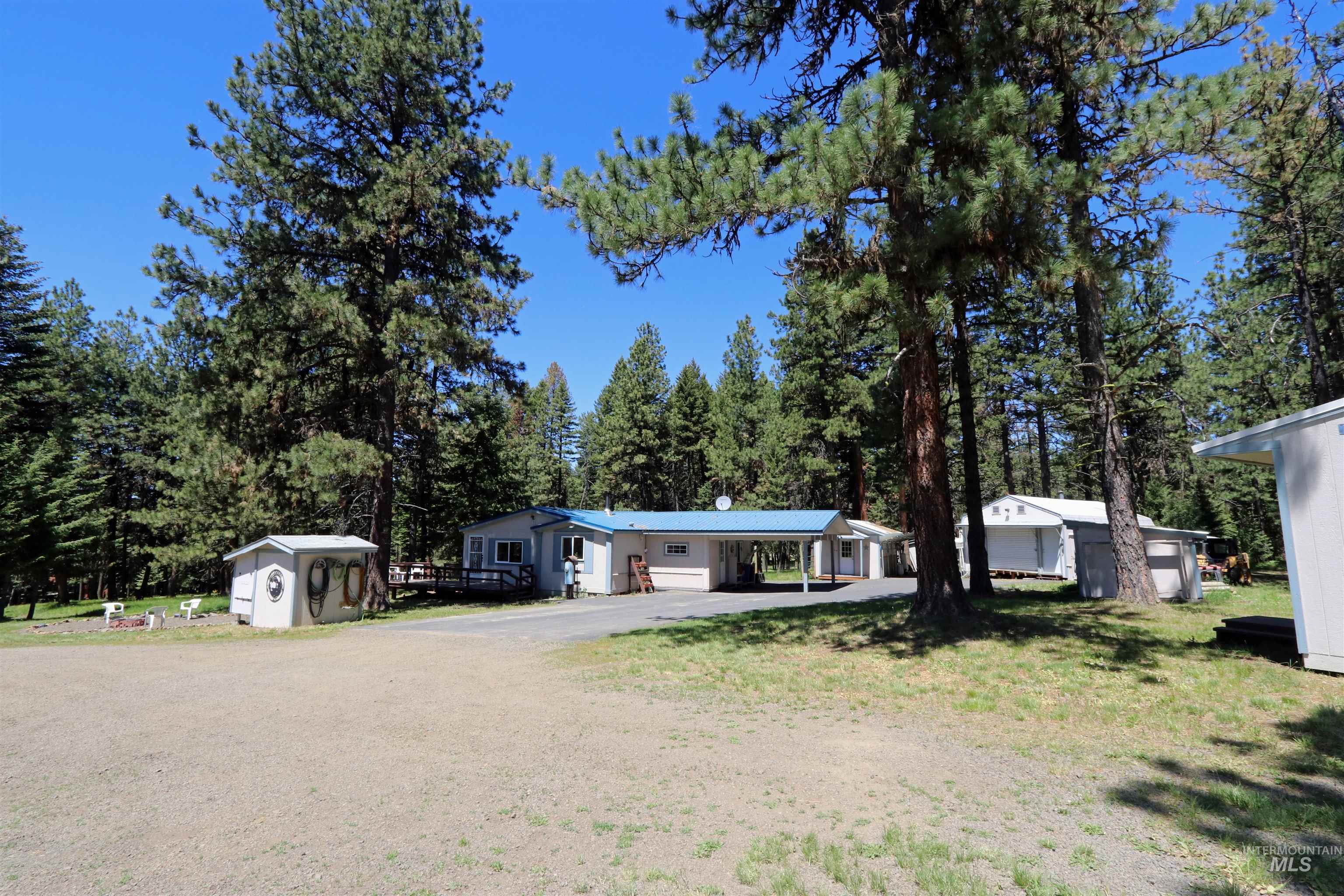43529 Yellow Pine Ave Property Photo 1