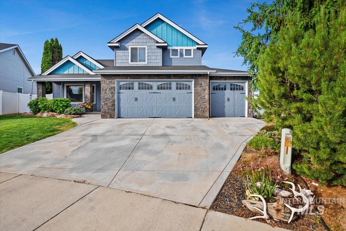 1957 W Placer Creek Dr
